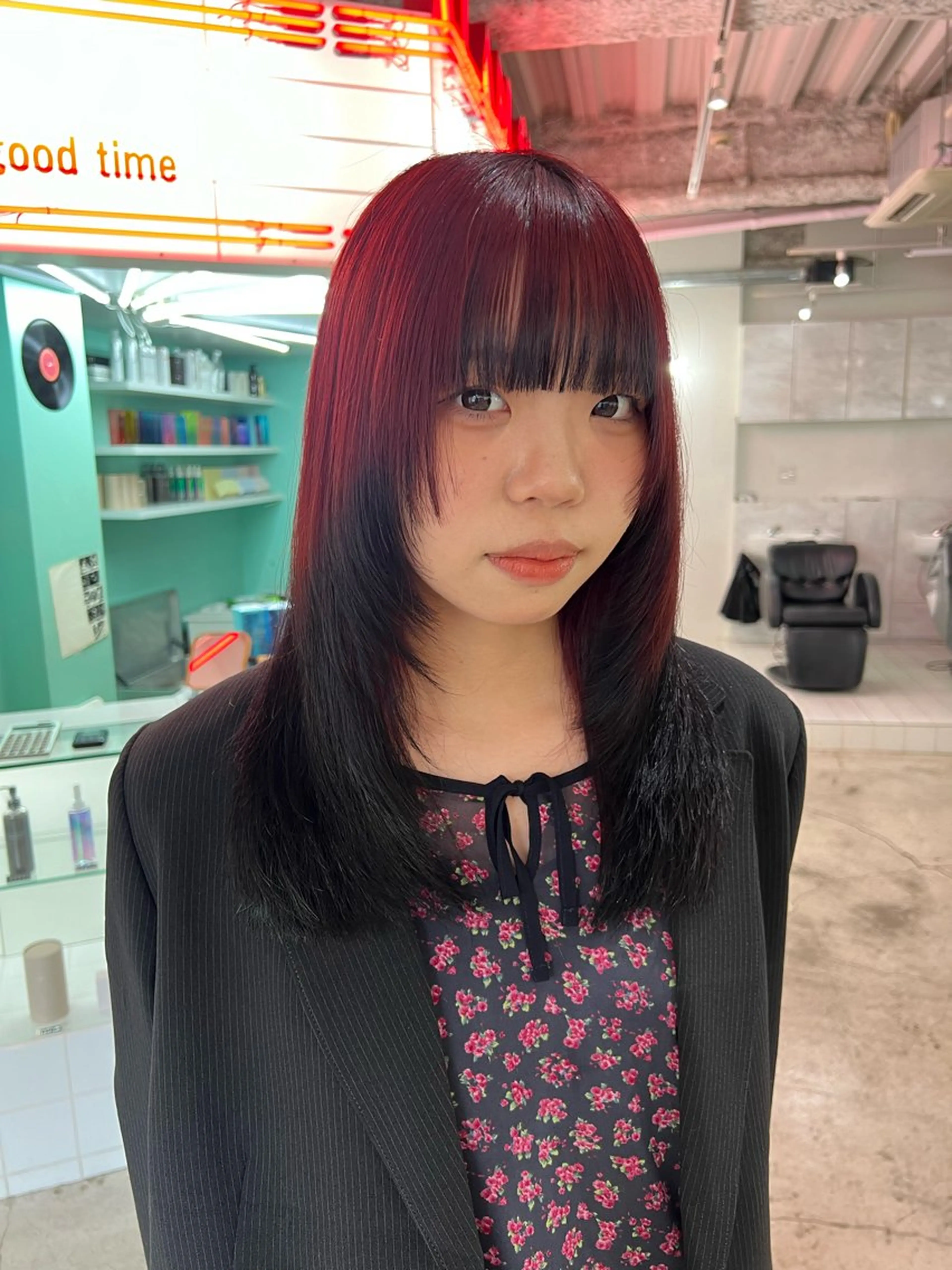 ミディアム カット ヘアカラー 💥ウルフカット デザインあんな💥のヘアスタイル