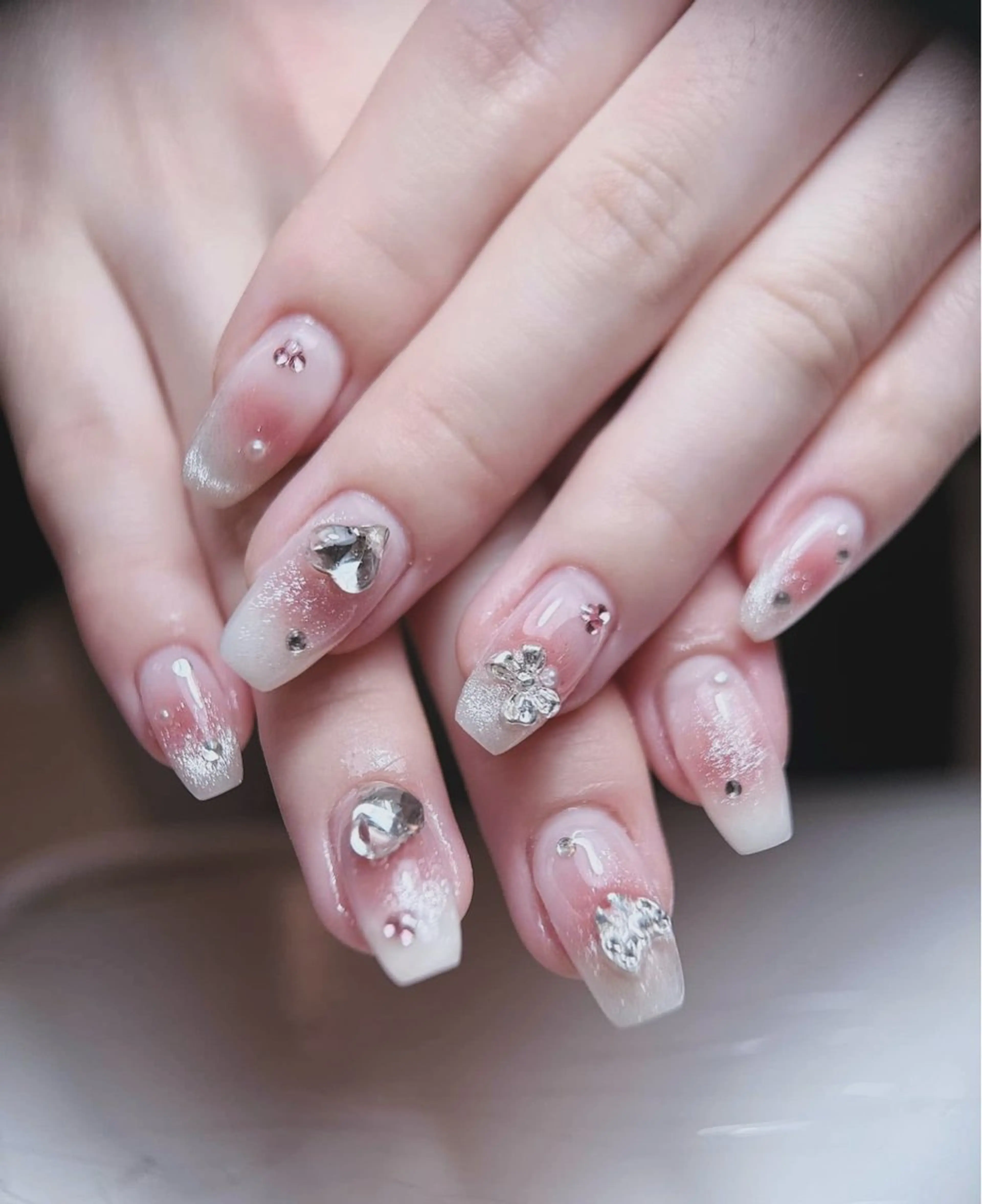 ネイル フットネイル ジェルネイル 韓国ネイル マグネットネイル 持ち込み ハンドネイル Akiko ネイルサロン所属・AKIKO ネイルサロンのネイルデザイン