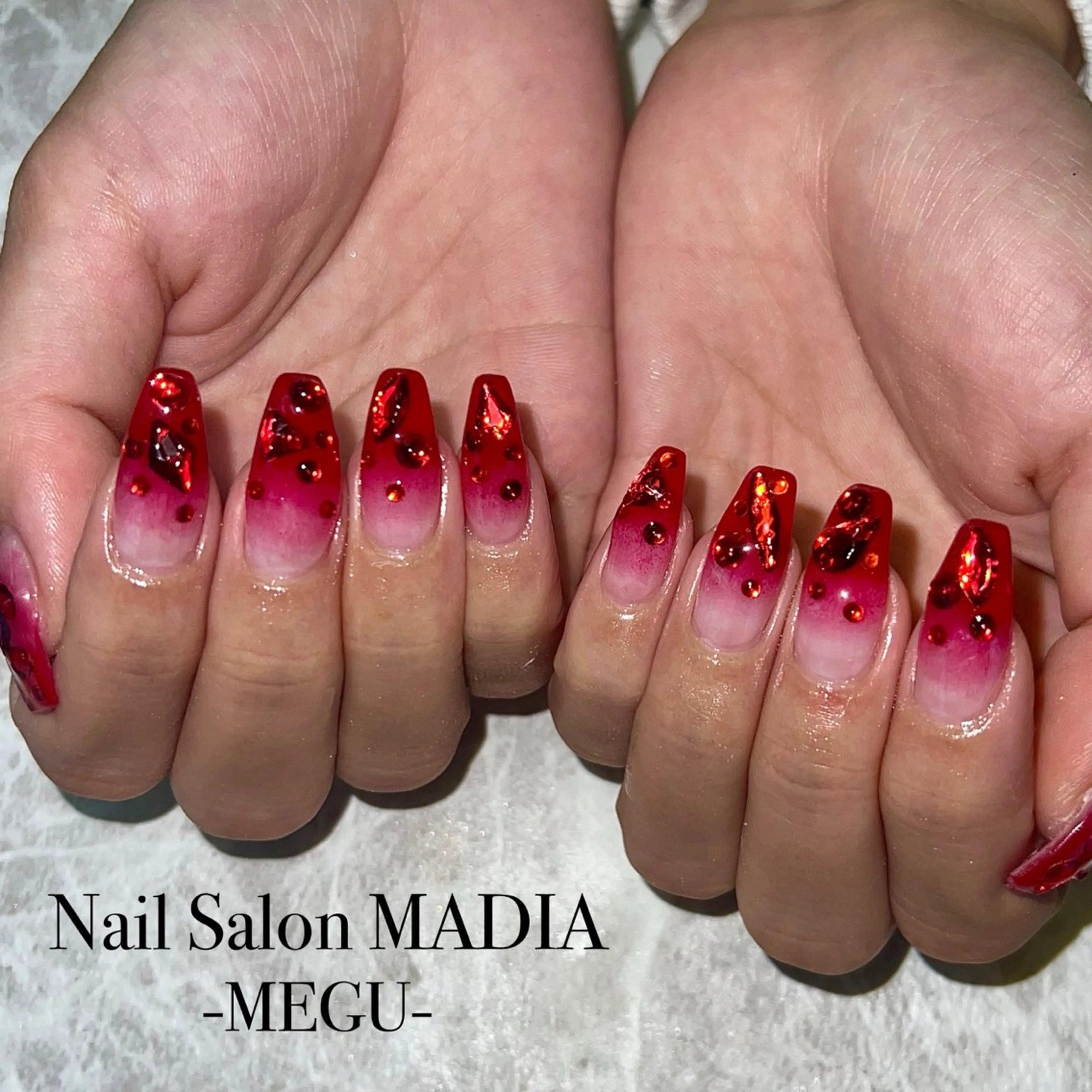 ネイル MADIA藤沢所属・MADIA MEGUのネイルデザイン