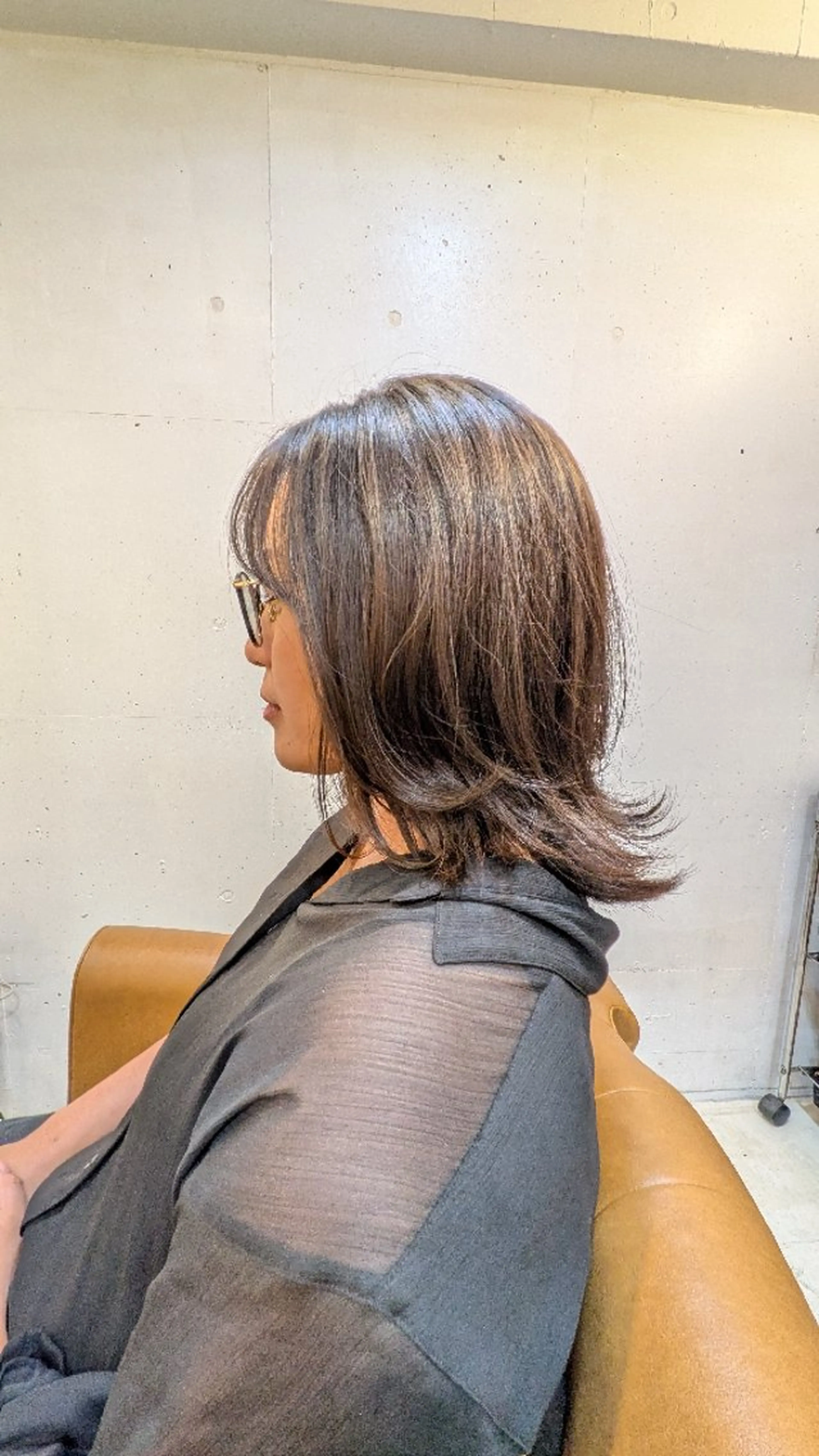 ミディアム レイヤーカット 外ハネヘア Mars soleil 宝塚駅駅前店所属・浅井 琴音のヘアスタイル