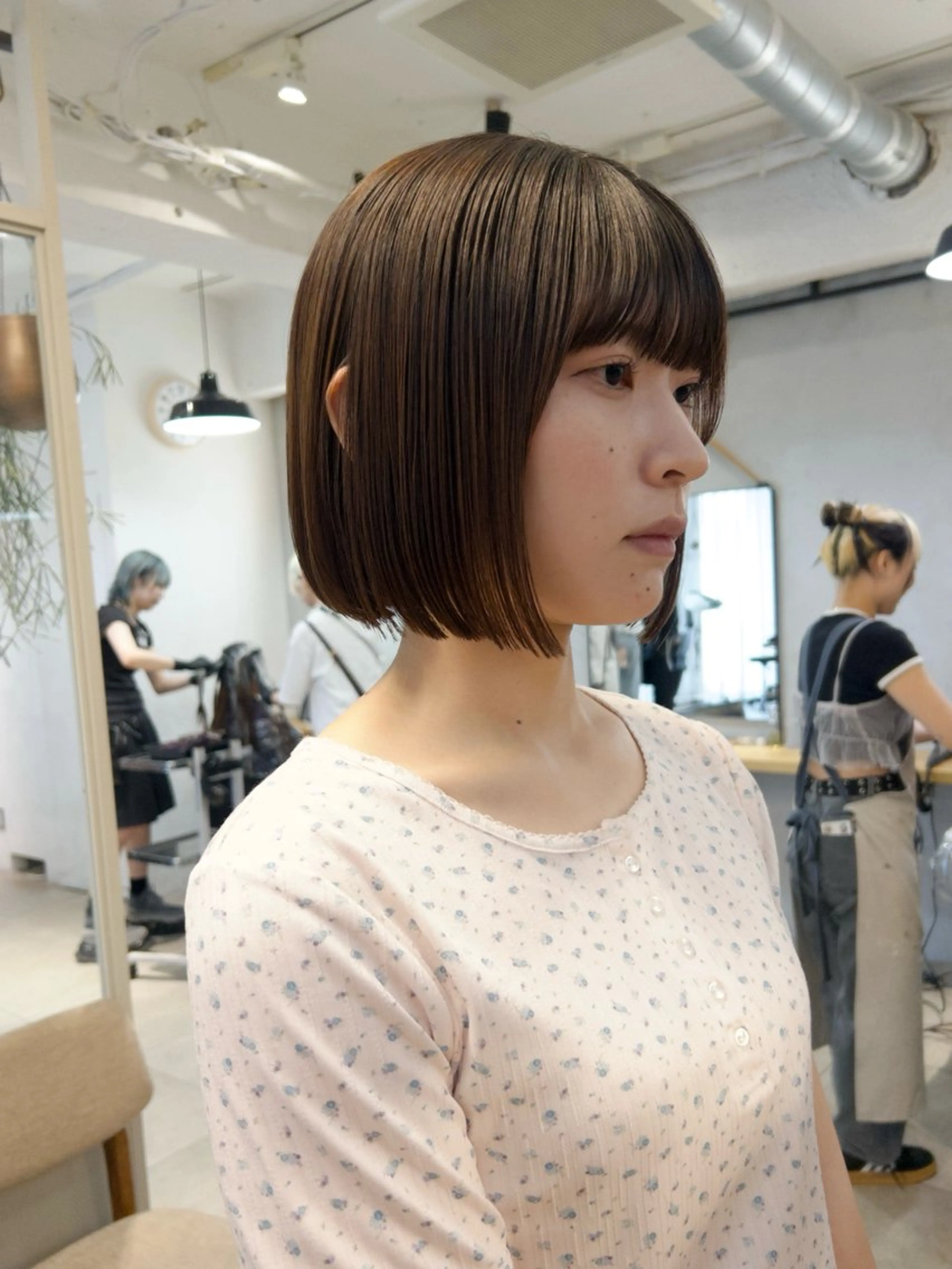 ショート カラー カット 縮毛矯正 トリートメント Lomalia Moemiのヘアスタイル