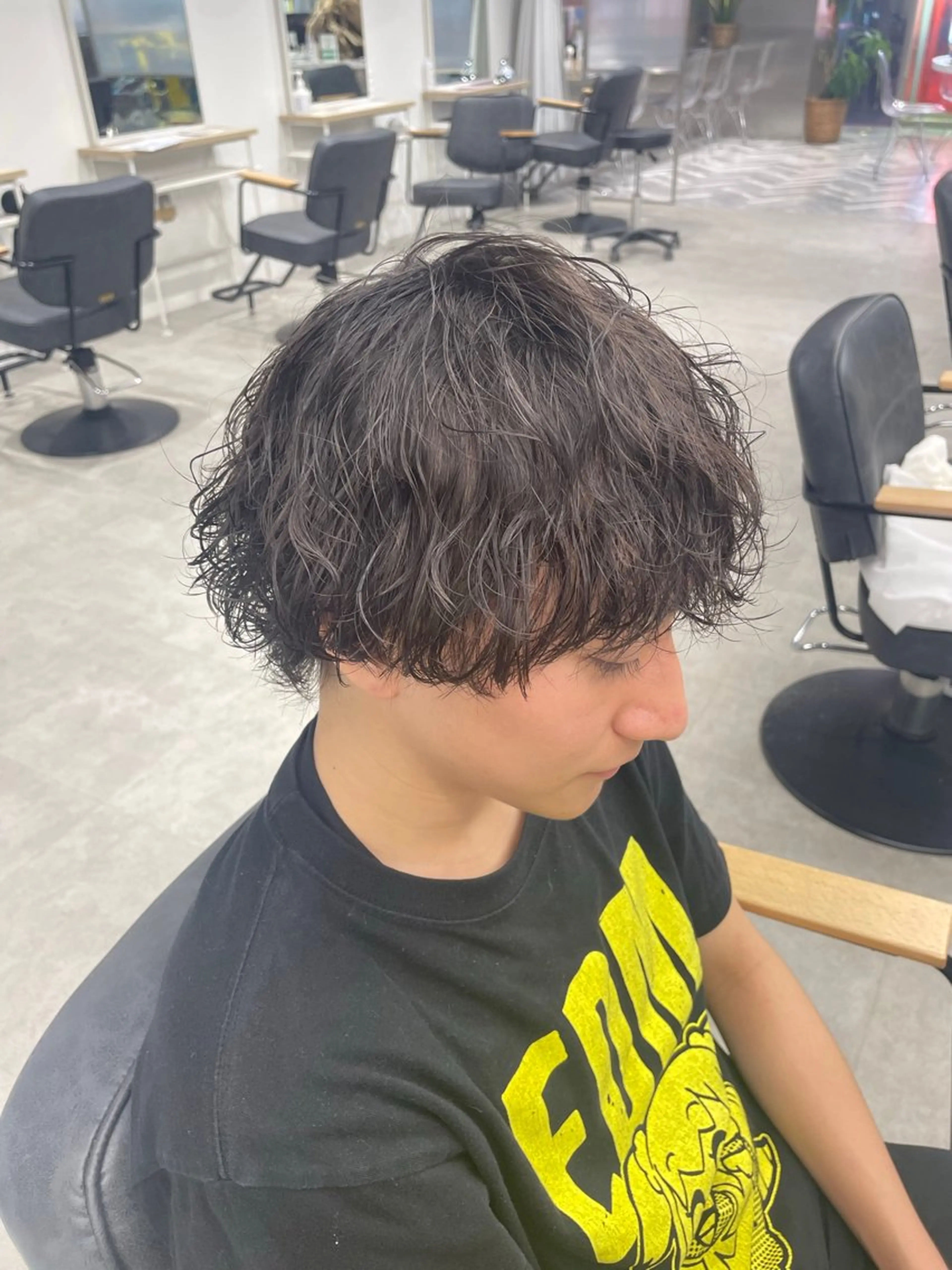 ショート パーマ メンズ メンズパーマ メンズツイストパーマ 波巻きパーマ スパイラルパーマ ツイストパーマ カット パーマ カラーモデル⚡️ REONのヘアスタイル