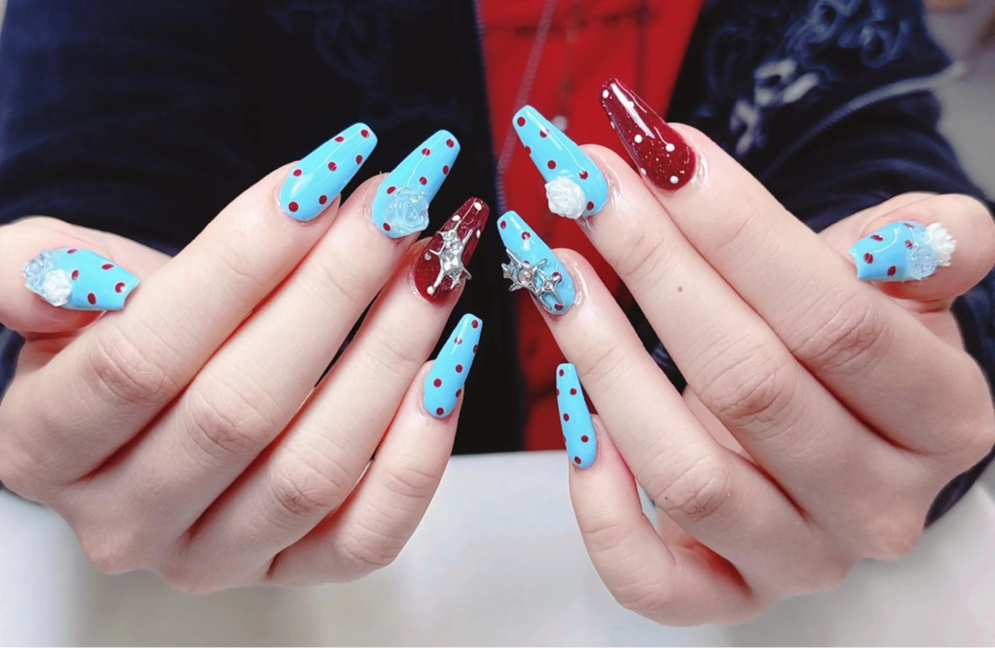 ロング NOA NAILのネイルデザイン