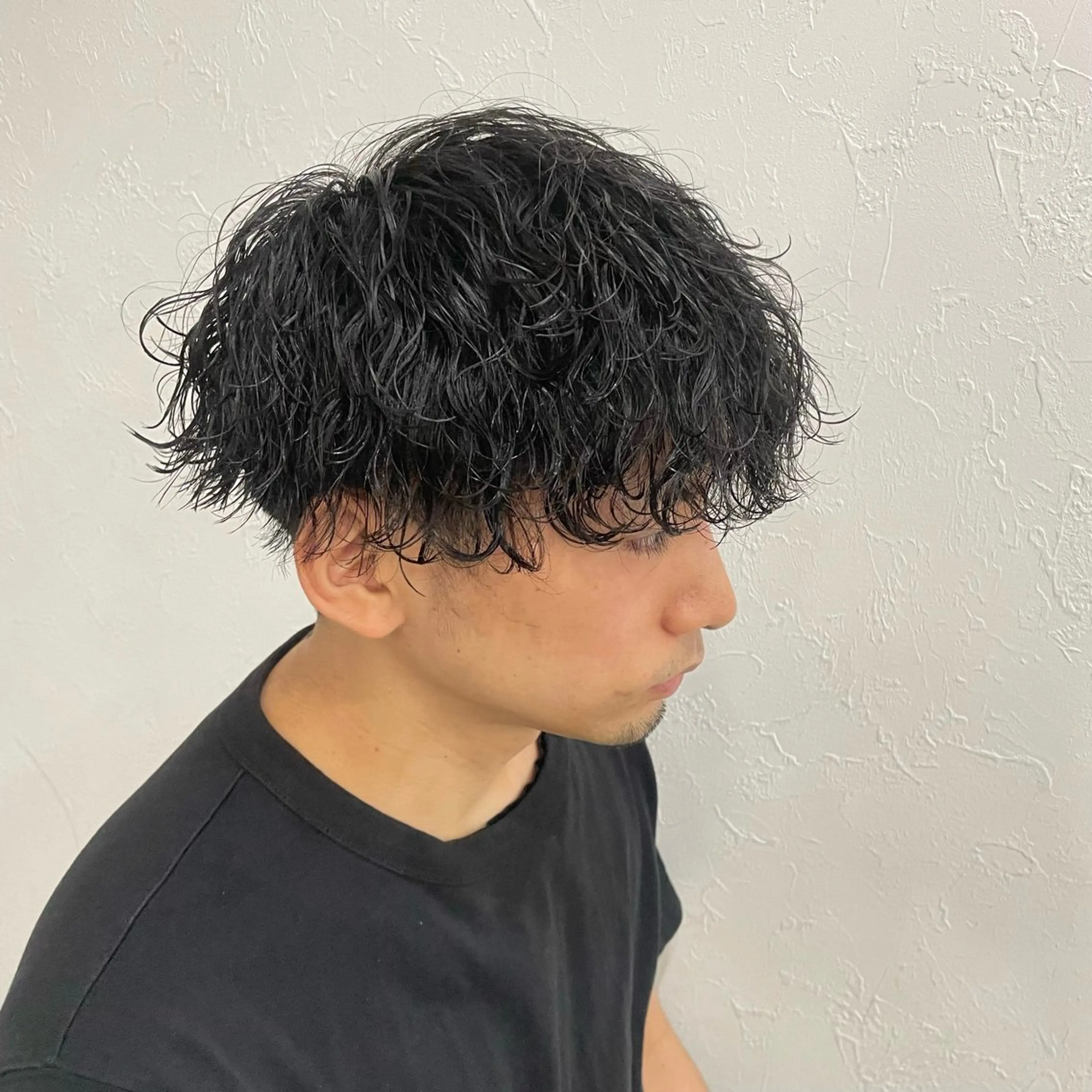 パーマ メンズ センターパート マッシュ メンズパーマ プードルパーマ スパイキーショート 博多No.1 メンズパーマ美容師のヘアスタイル