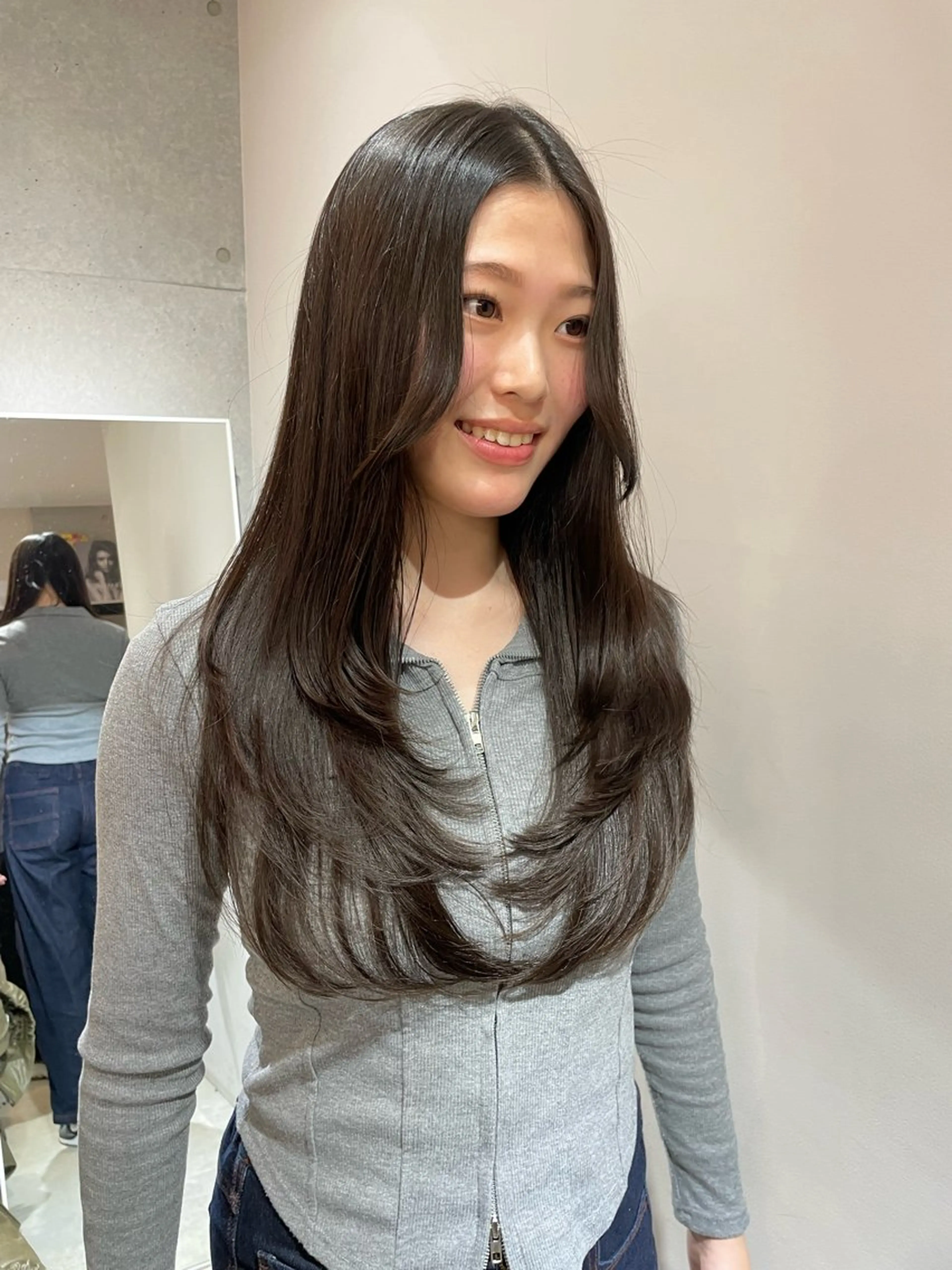 【🍀韓国風ロングレイヤー(鎖骨下6cm以上)💎】骨格診断カウンセリング➕カット➕うる艶トリートメント➕極上シャンプーの写真