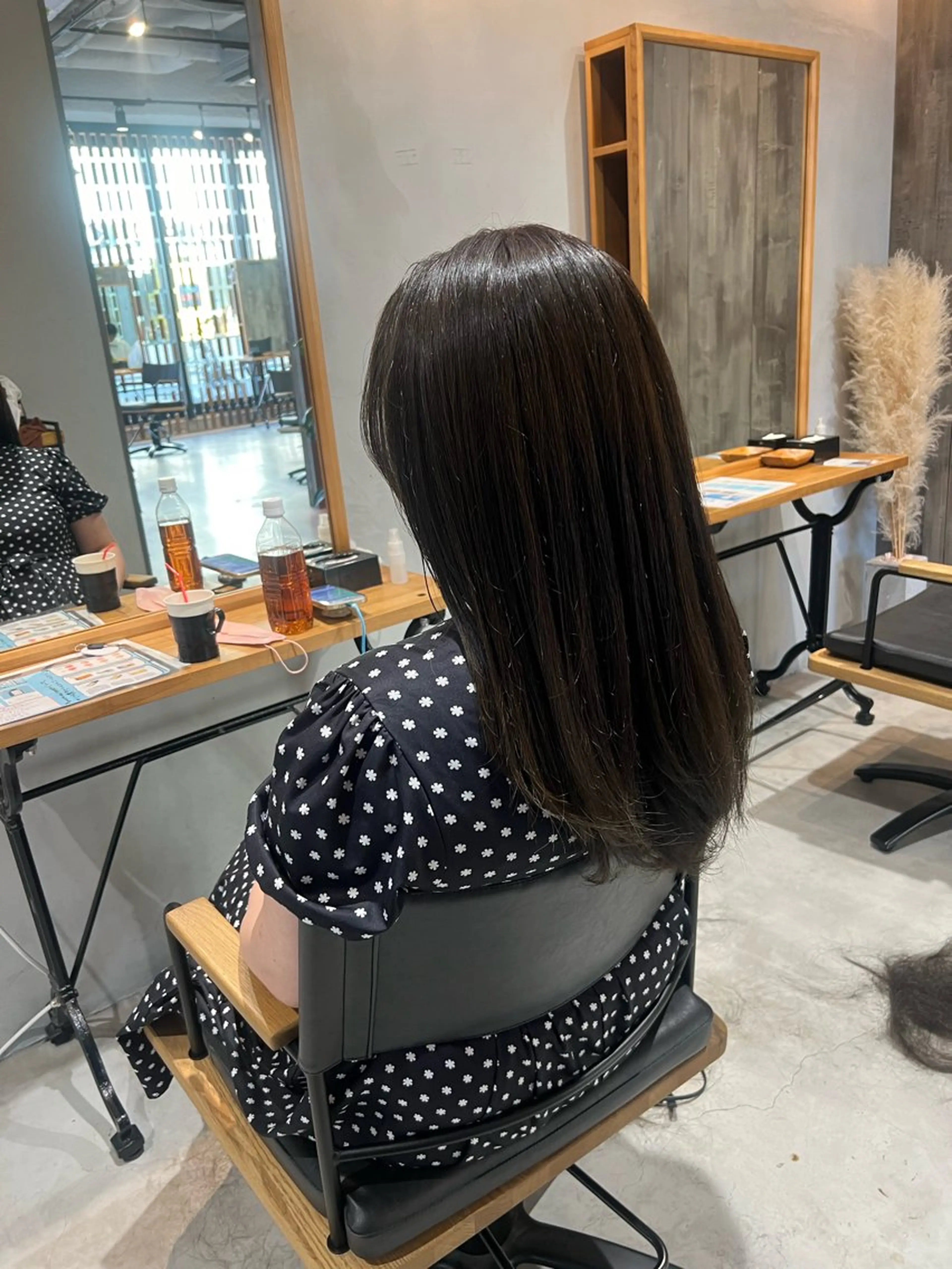 ロング アッシュ アッシュグレー アッシュグレージュ トリートメント 佐藤 百奈美のヘアスタイル
