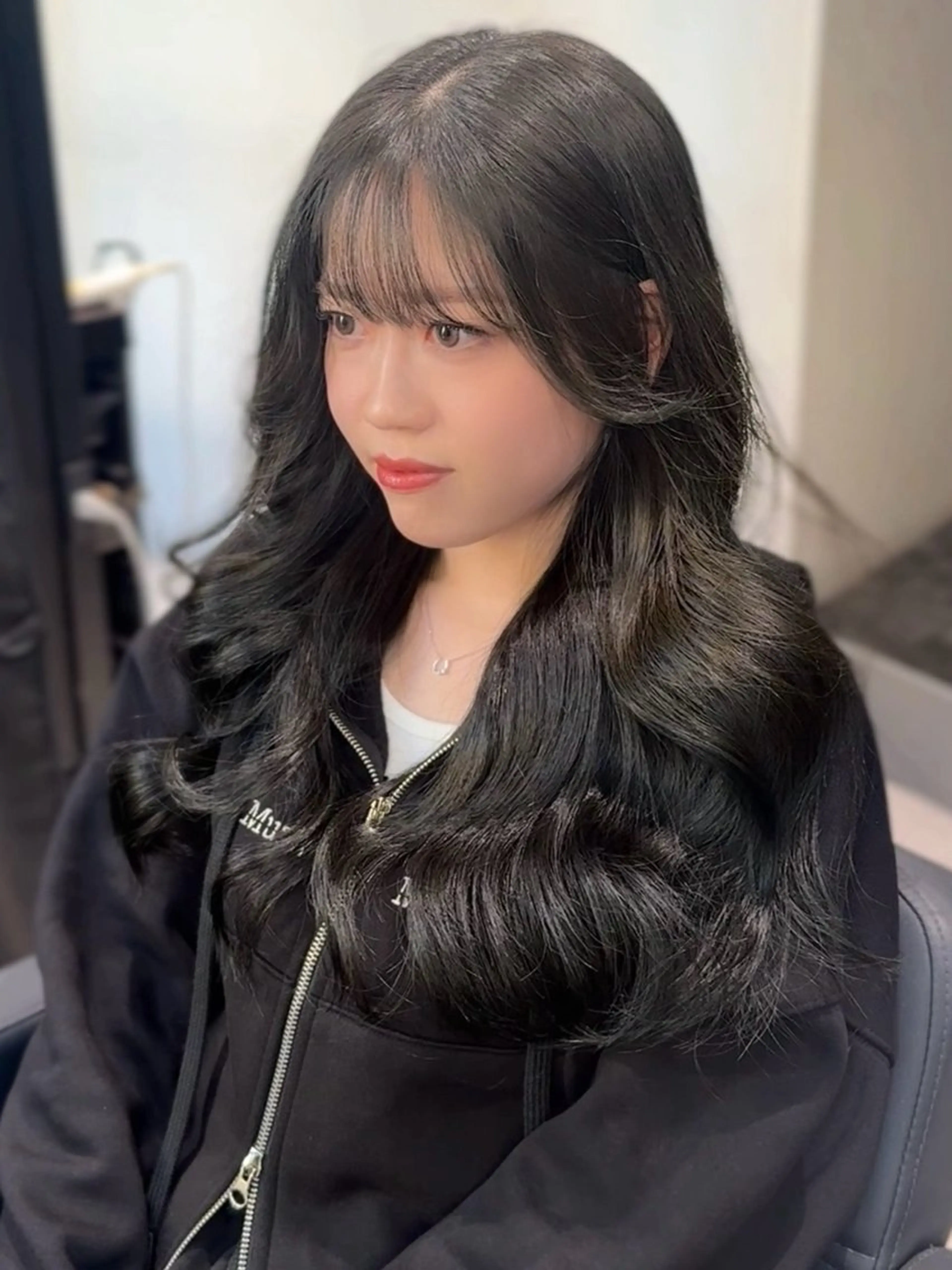 ロング カット 韓国レイヤー➰北田 陸斗➰コテ巻きパーマのヘアスタイル