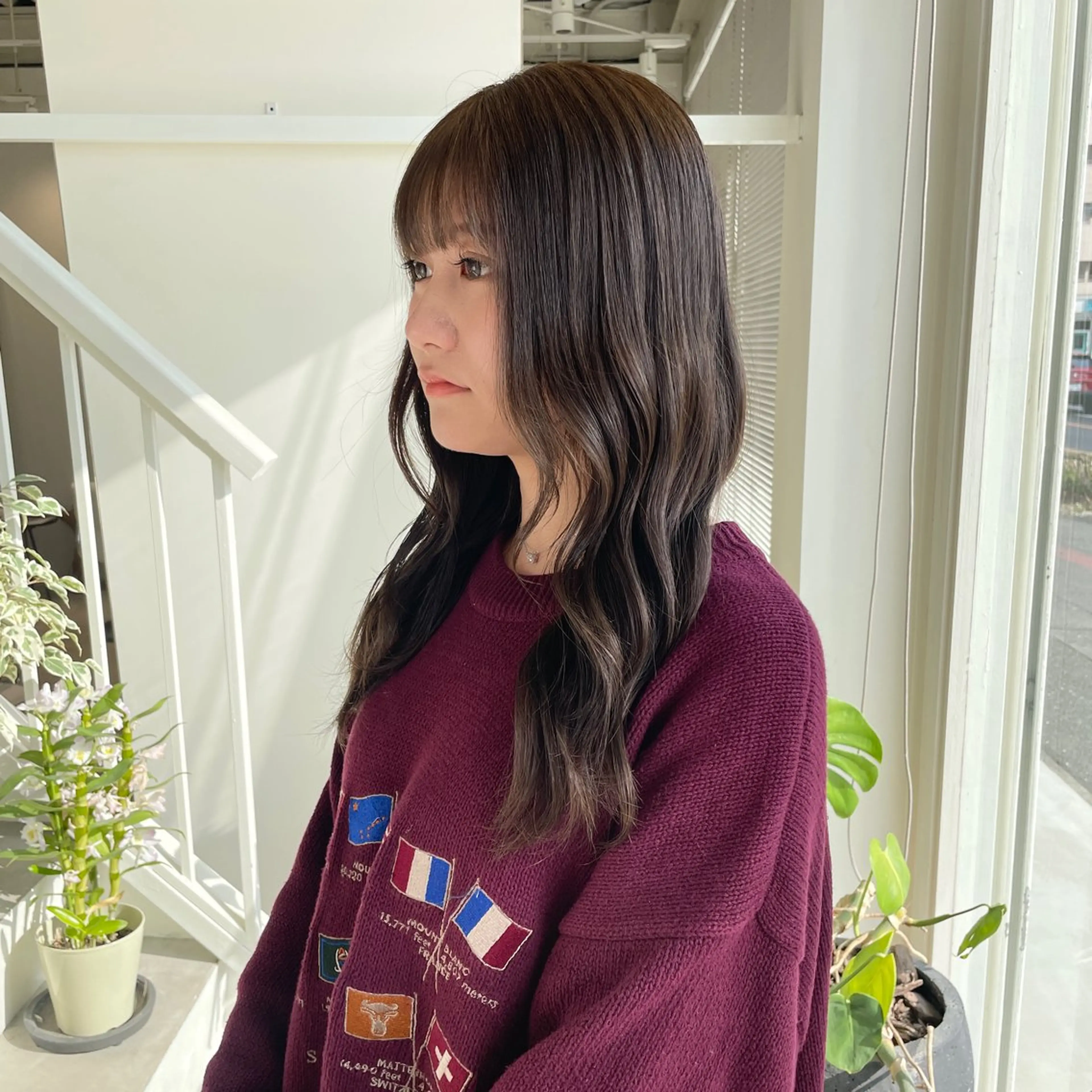 ロング カラー ブリーチ ブラウンカラー ブリーチなしカラー オリーブブラウン ヘアカラー 安西 香利奈のヘアスタイル