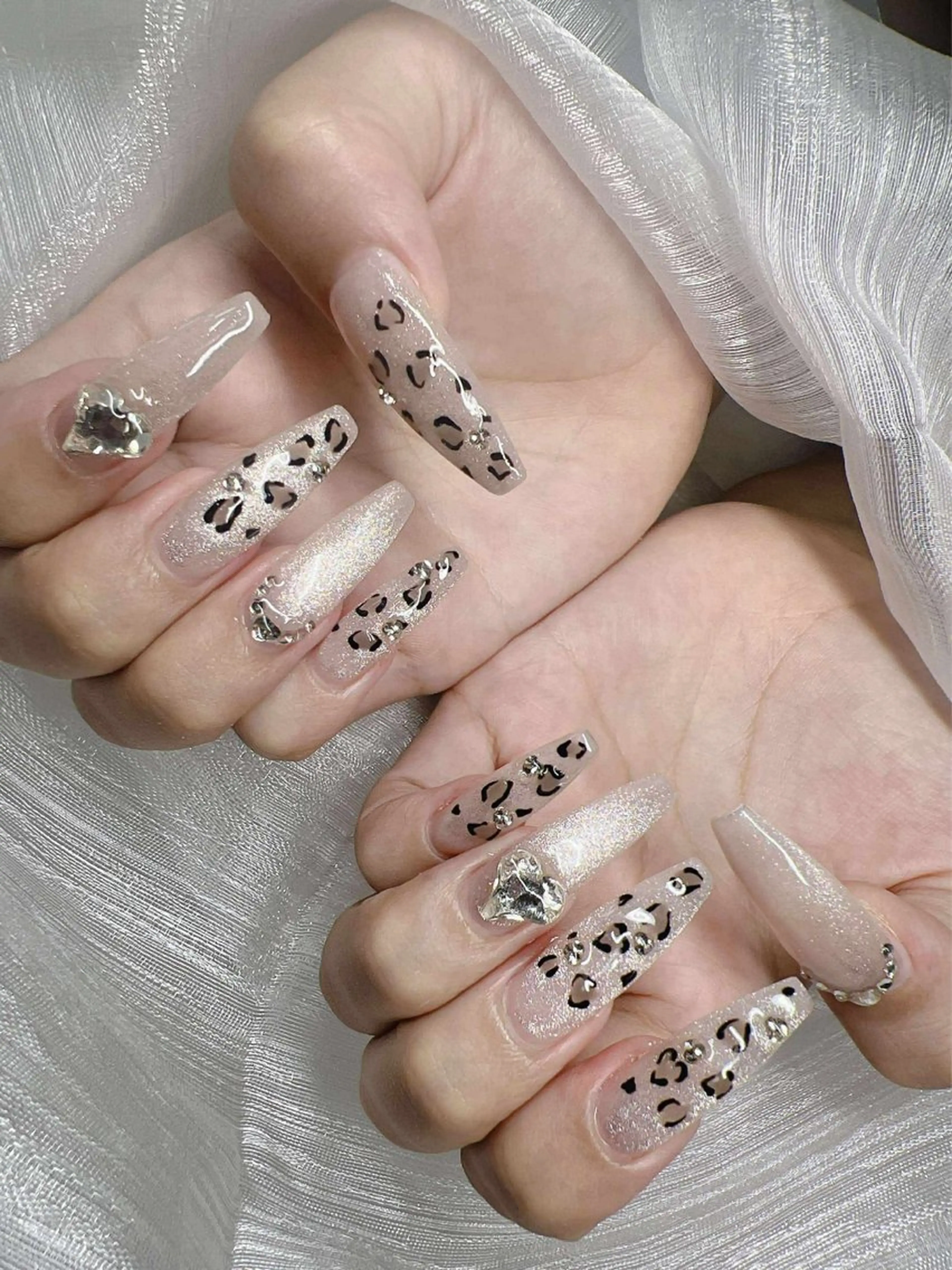 ネイル 長さ出し グラデーション 卒業式 キラキラネイル マグネットネイル ハンドネイル Lee Nailsのネイルデザイン
