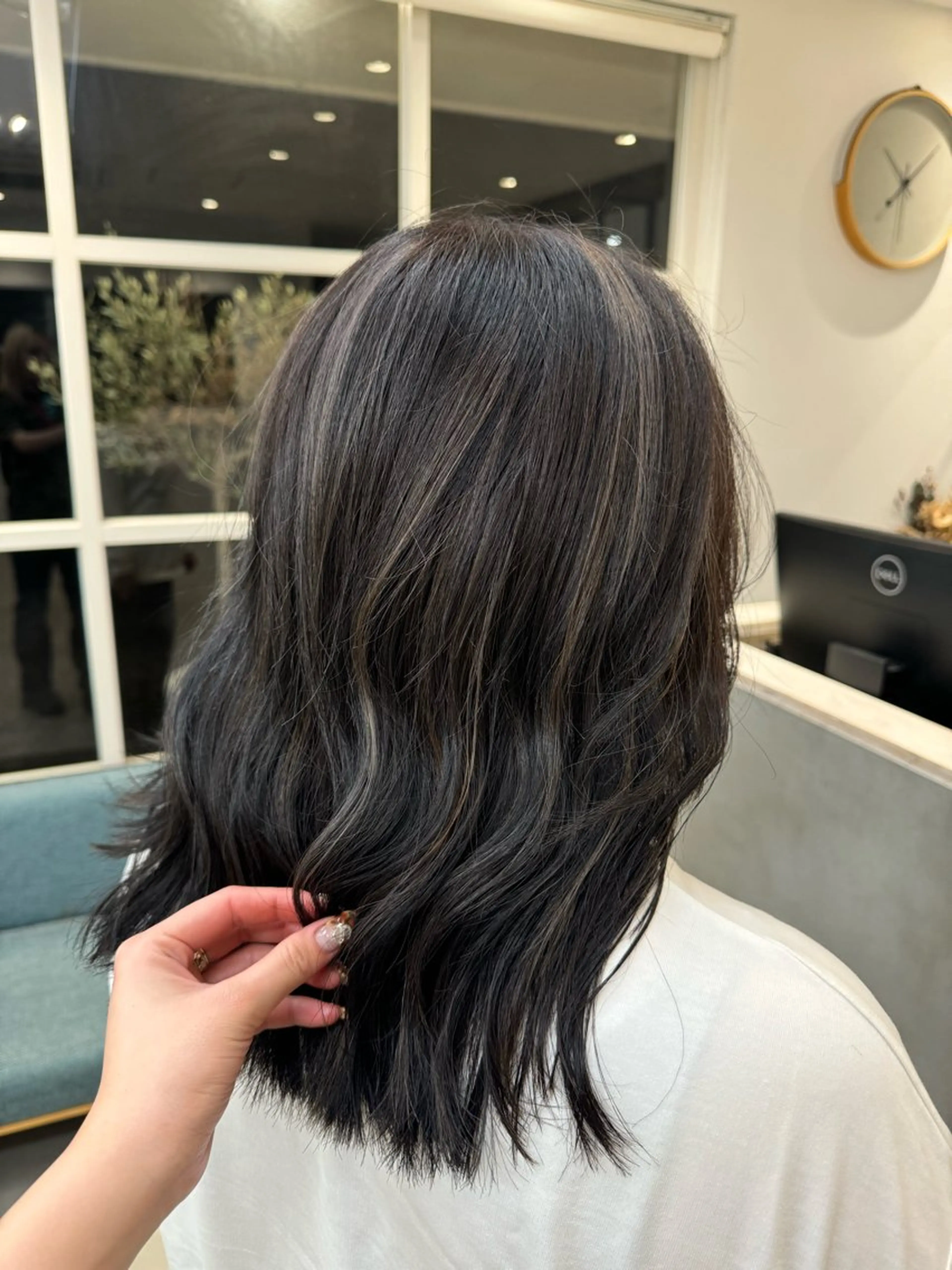 ミディアム ハイライト レイヤーカット YUME/ ブリーチ／ハイライトのヘアスタイル