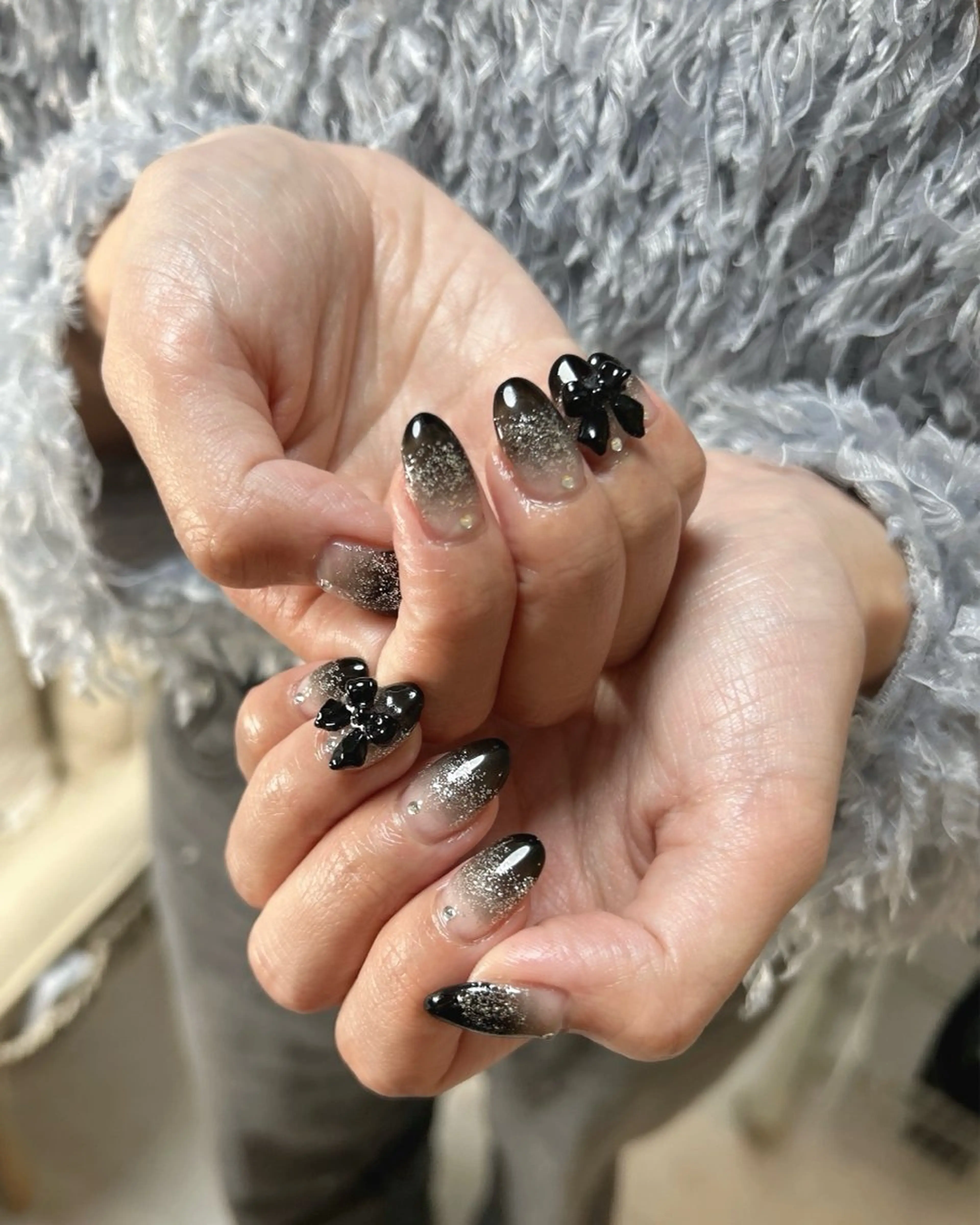 ネイル グラデーション キラキラネイル ラメ(グリッター) リボン シルバー ten nail salon　かえでのネイルデザイン