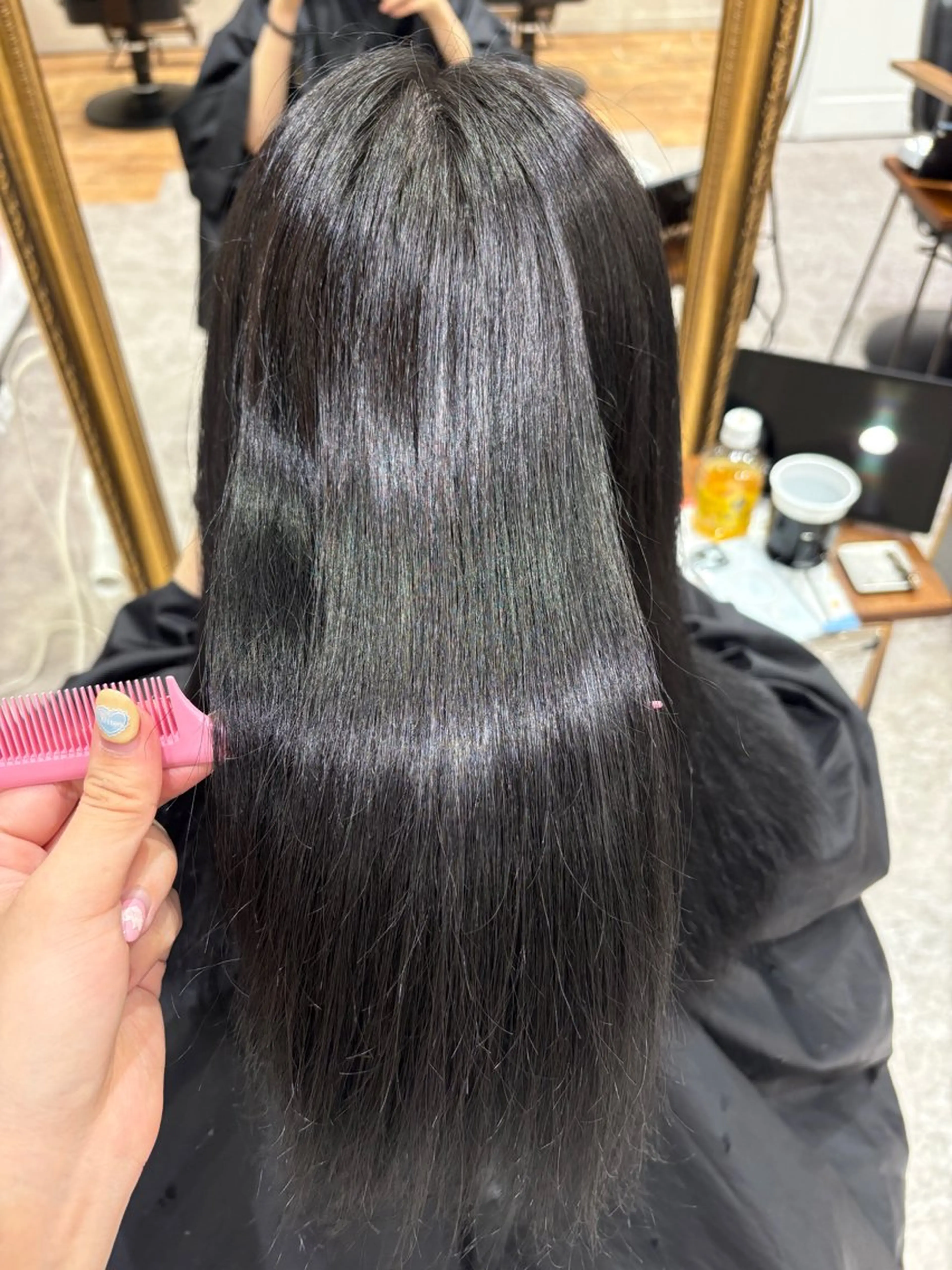 ミディアム 縮毛矯正 🍒暖色 girly AYANA🍒のヘアスタイル