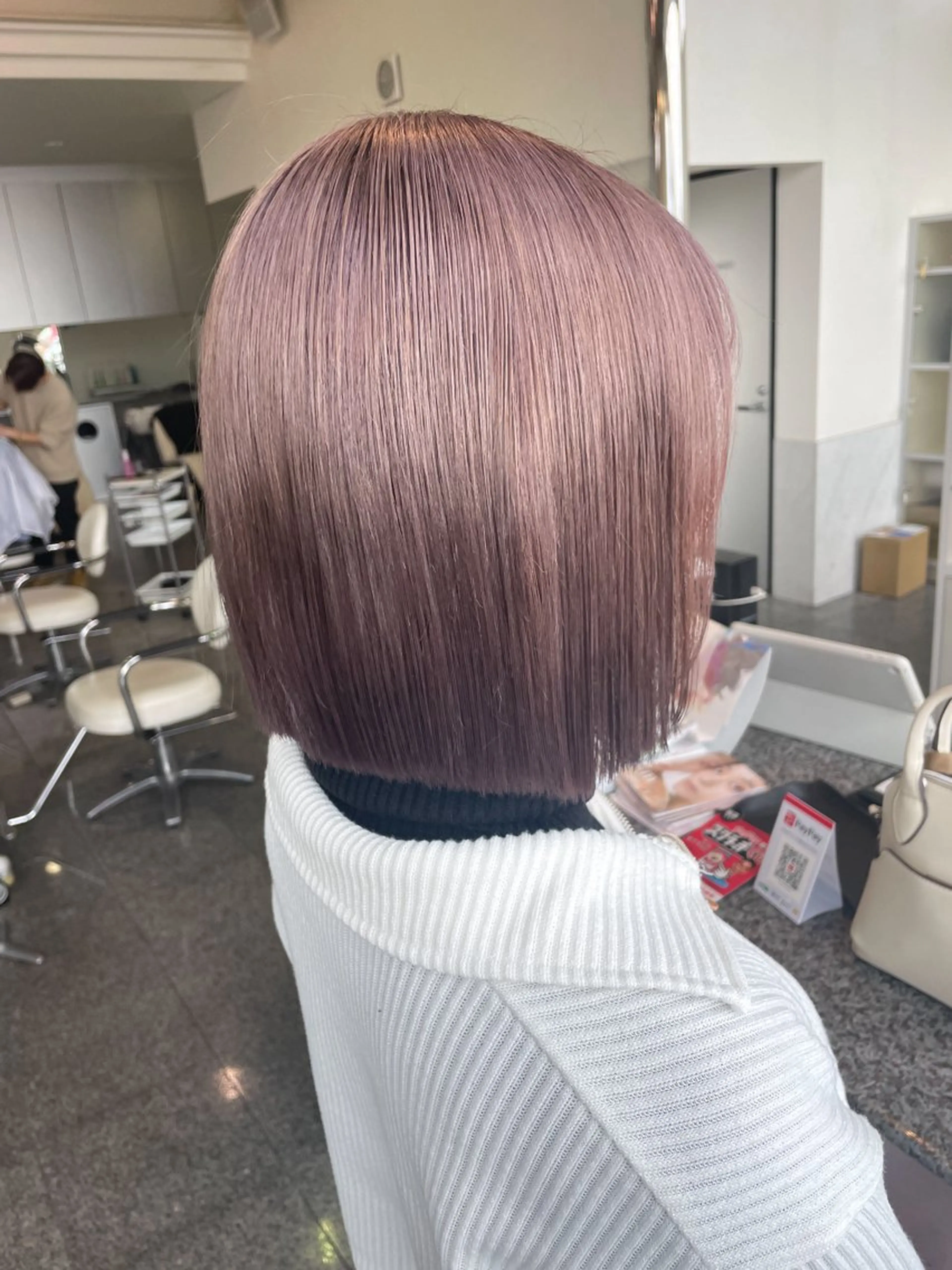 ショート カラー ブリーチ グレージュ ラベンダーカラー ラベンダーグレージュ ラベンダーグレー ヘアカラー トリートメント ハイトーン、ブリーチ 🤍足立里湖のヘアスタイル