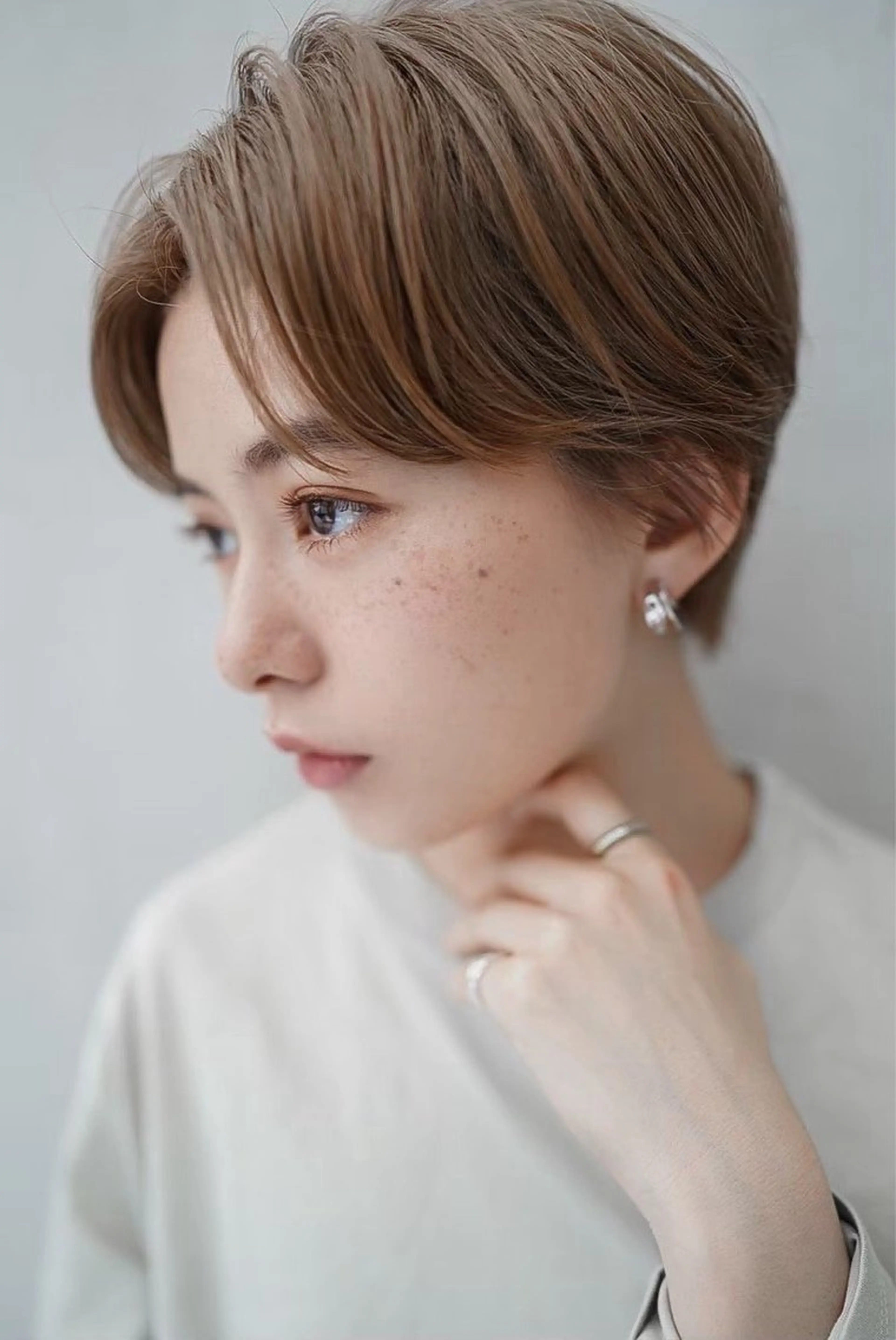 ショート カラー ヘアアレンジ MISAKI🪐 縮毛矯正のヘアスタイル