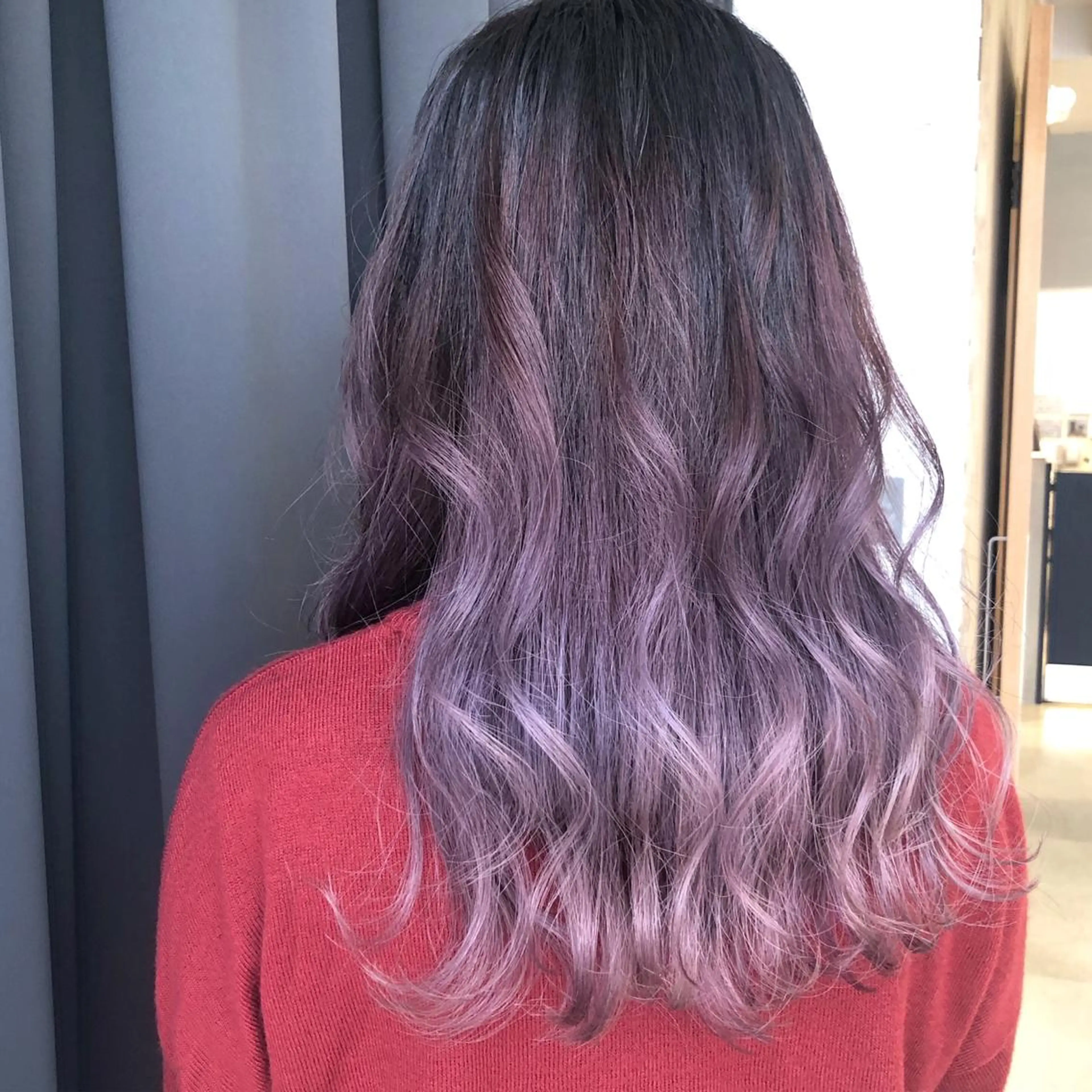 ロング カラー バレイヤージュ ピンクカラー ピンクパープル パープルカラー レイヤーカット ORIKA 美容室のヘアスタイル