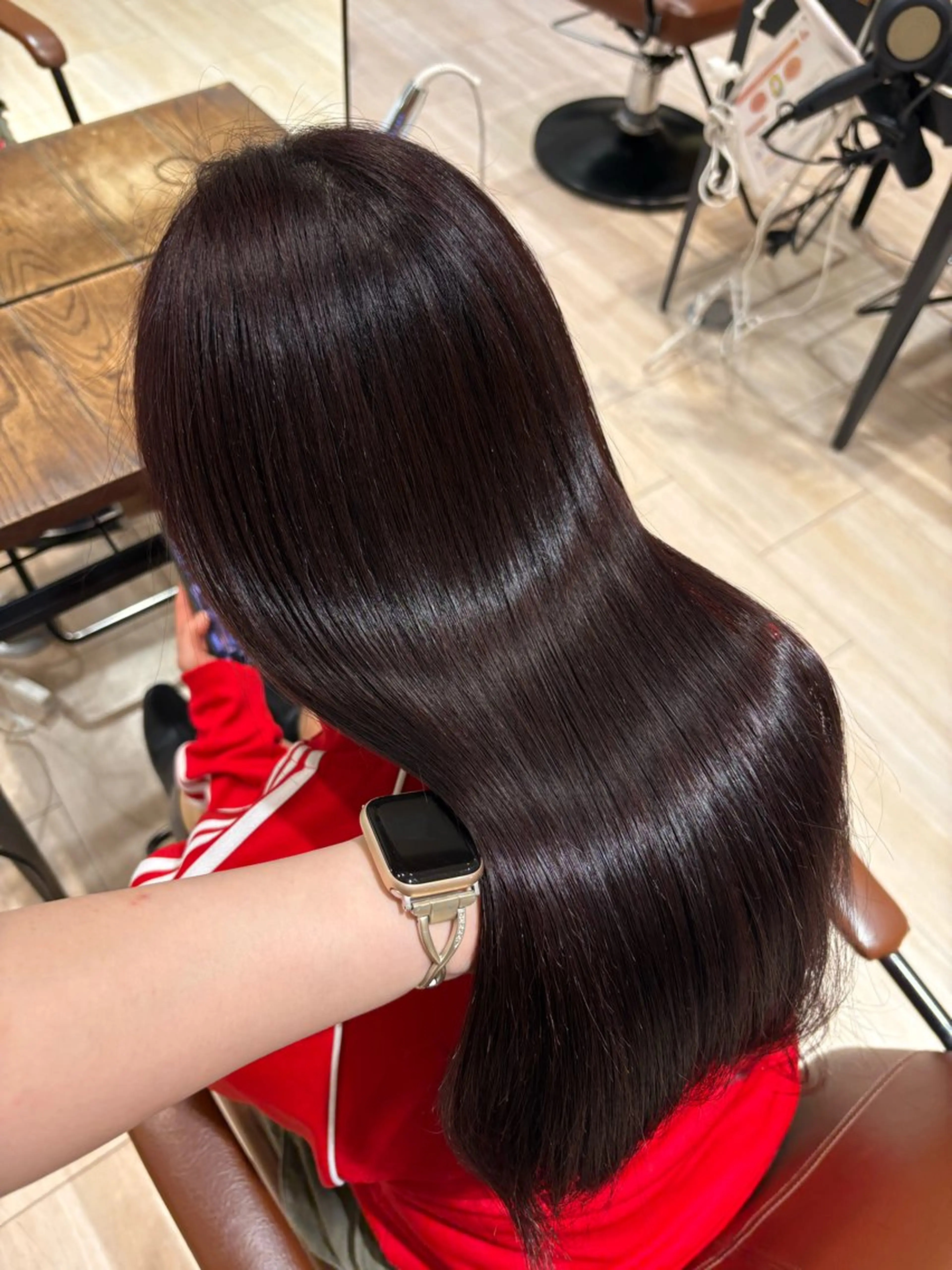 ロング カラー 足立 遥奈のヘアスタイル
