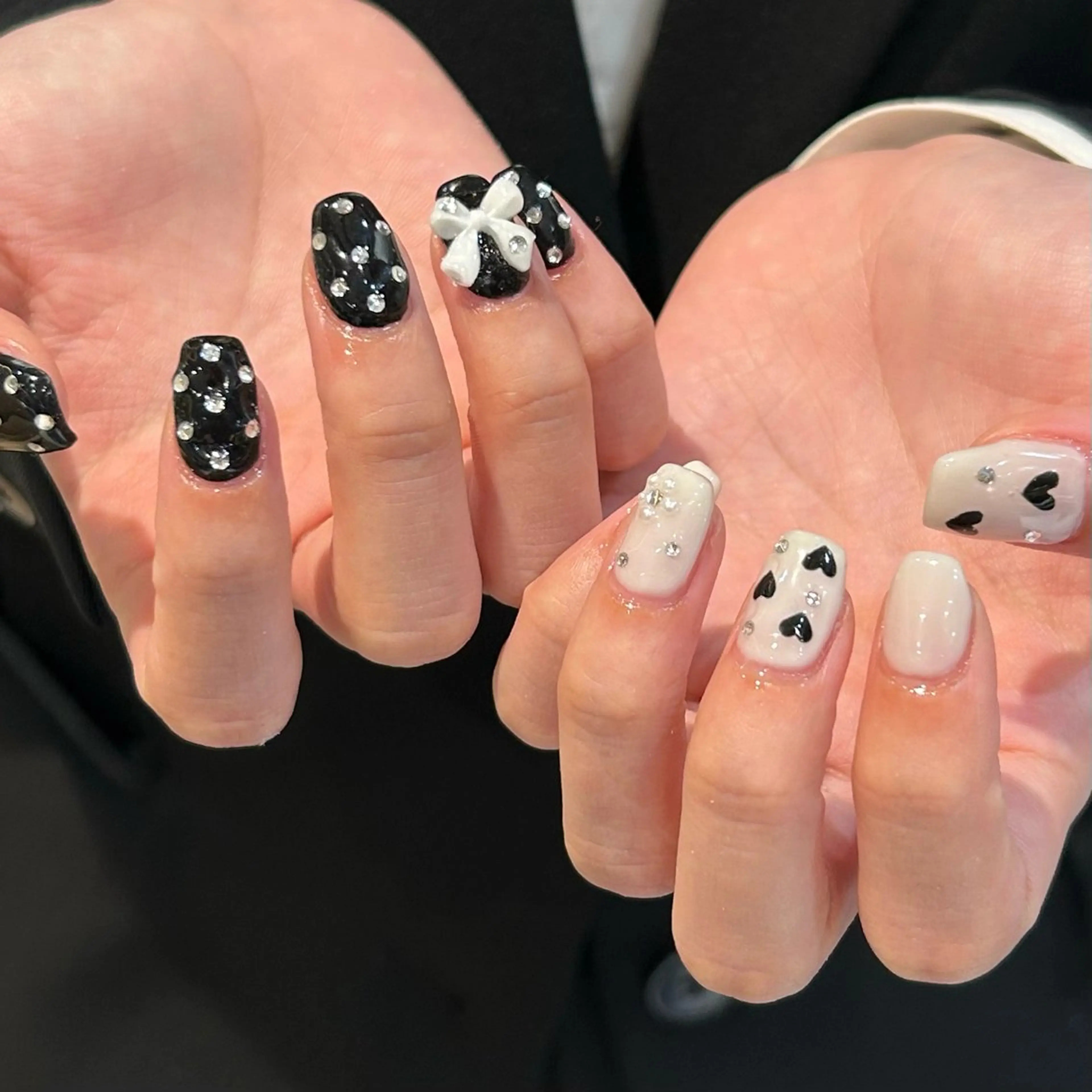 ネイル ハンドネイル 顔まわり♡レイヤー COCORO 🎀のネイルデザイン