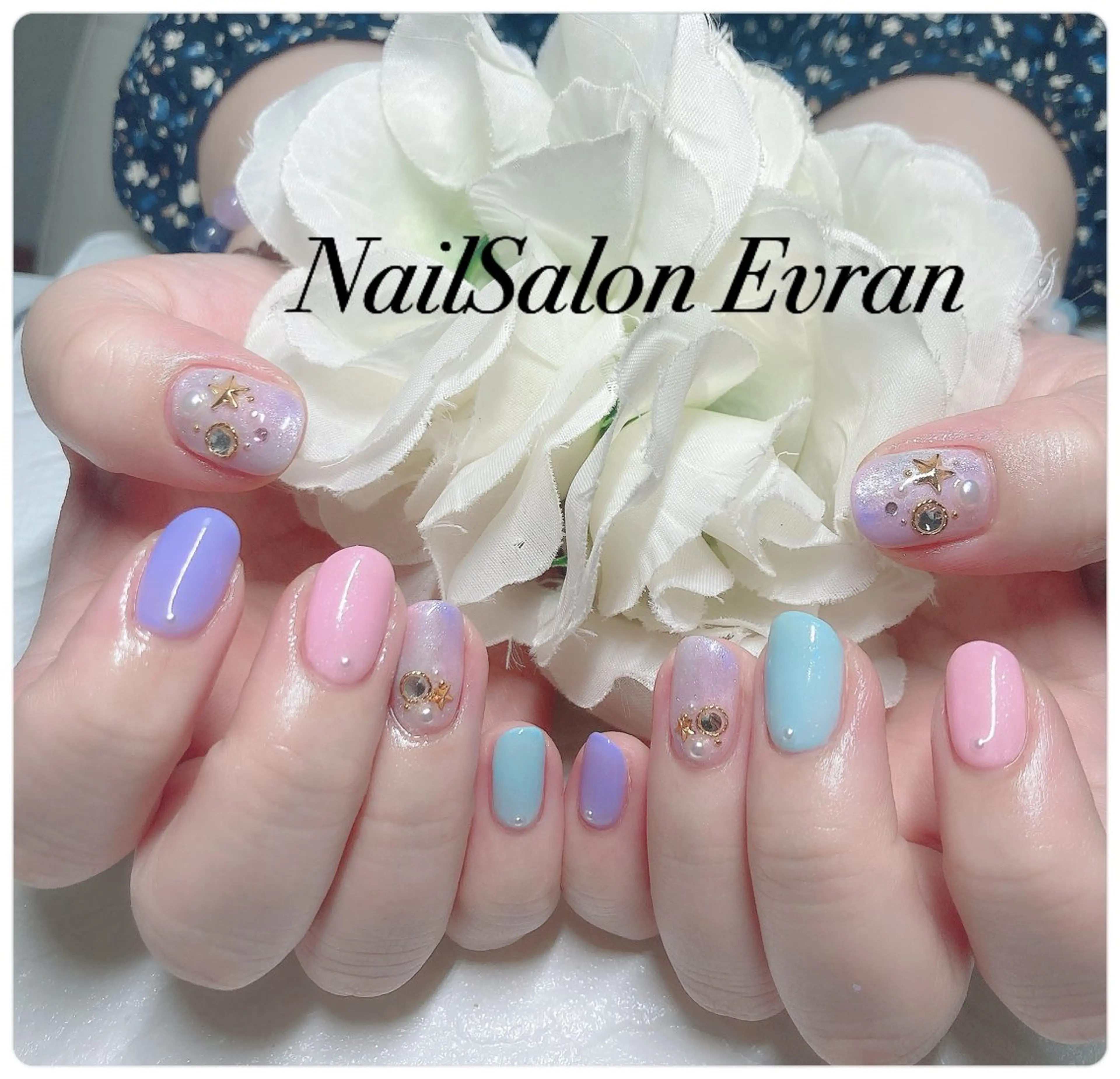 ネイル アートネイル フレンチネイル ジェルネイル マグネットネイル 持ち込み ハンドネイル Nail salon Evranのネイルデザイン