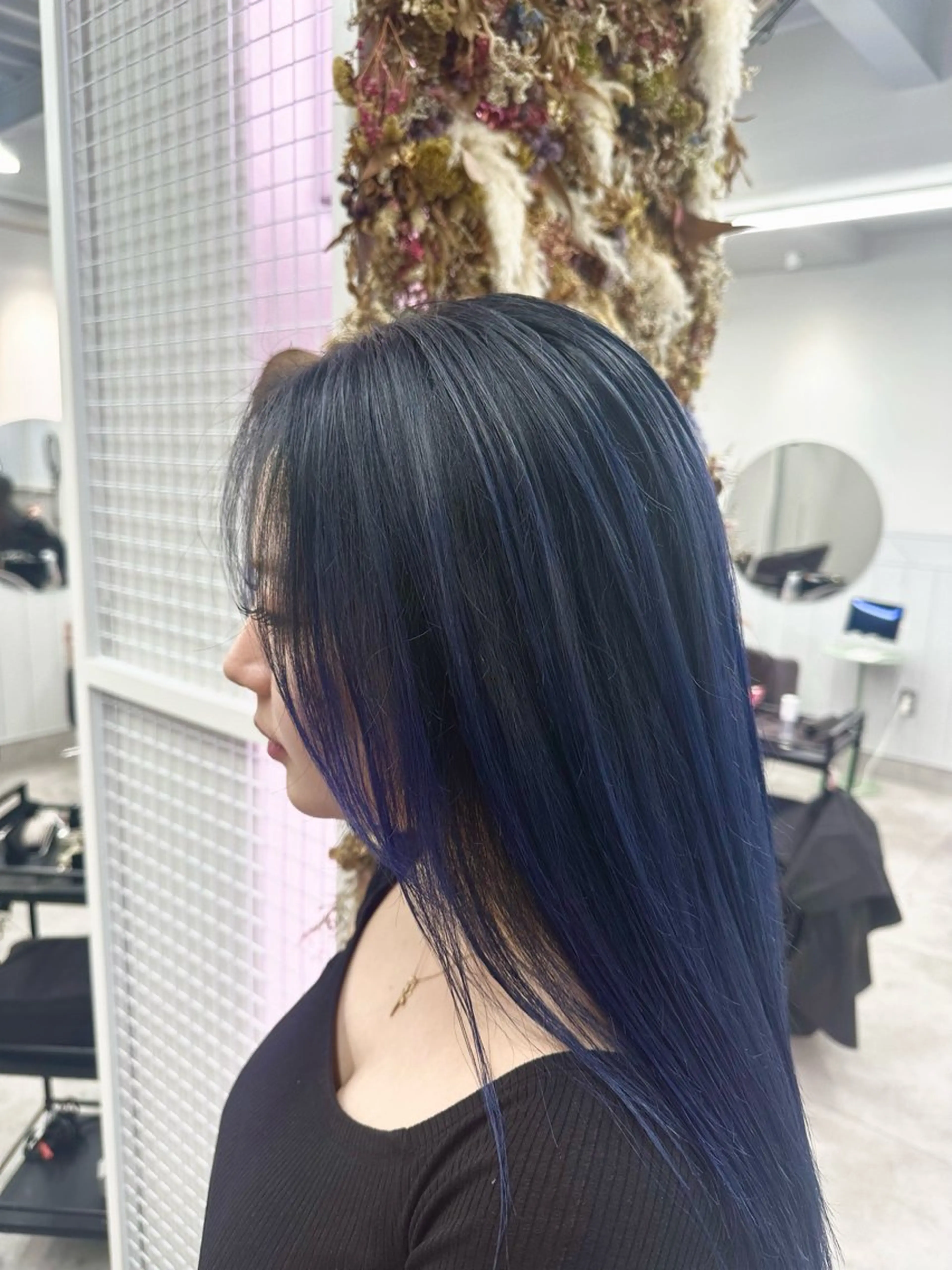 ロング カラー ヘアカラー トリートメント バレイヤージュ/ ミルクティーベージュのヘアスタイル