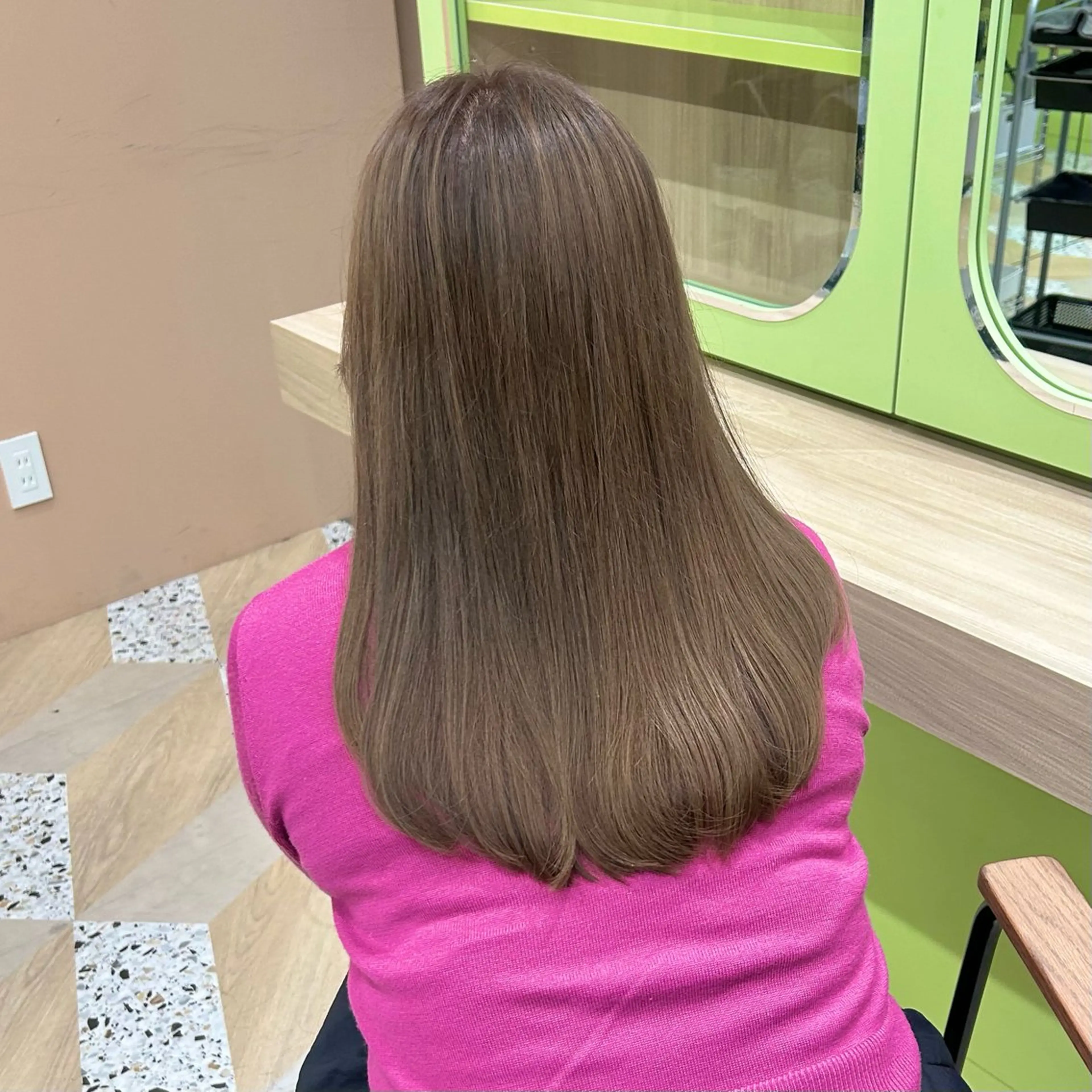 ロング カラー ベージュカラー ブリーチ ブラウンカラー ショコラベージュ 透明感カラー カット ヘアカラー トリートメント ブリーチなしベージュ /ヘアセット/ミユのヘアスタイル