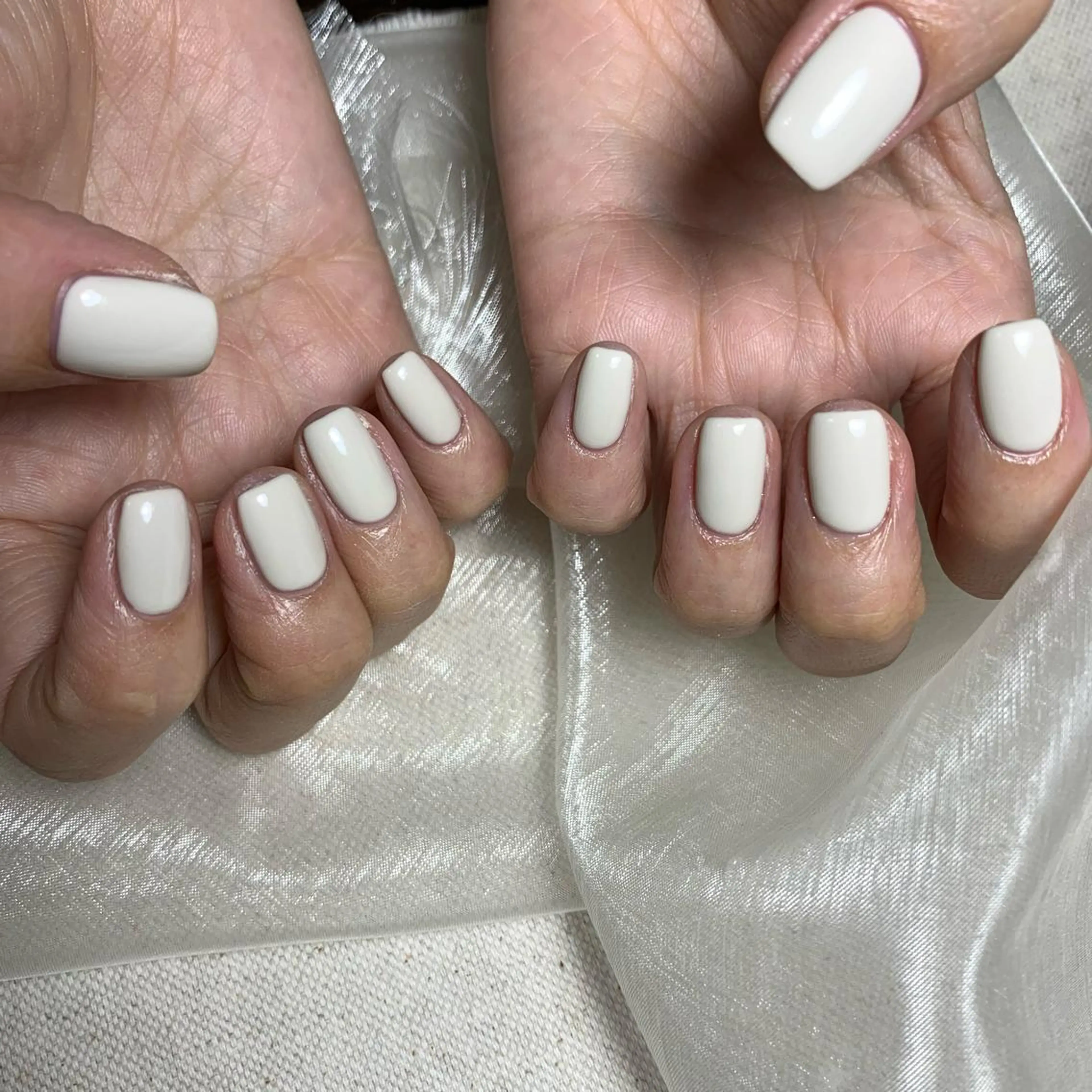 ネイル ハンドネイル repos~ルポ~所属・里見 麗のネイルデザイン