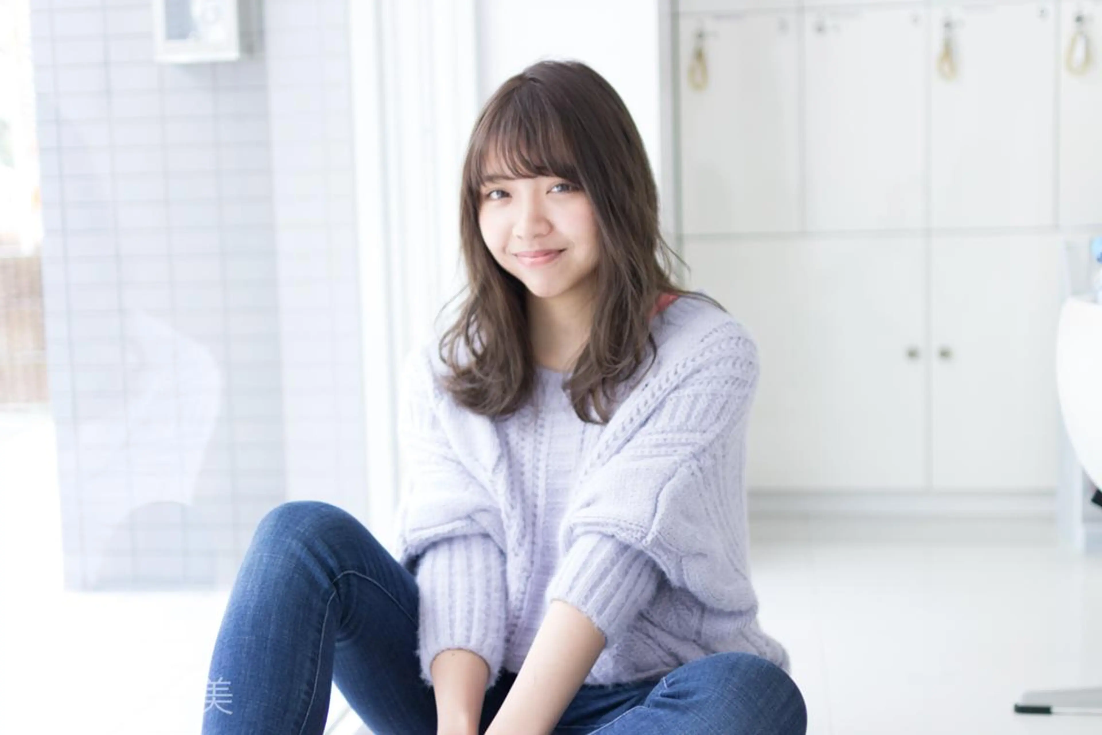 ミディアム カラー パーマ アッシュ ベージュカラー 透明感カラー デザインカラー グレージュ 佐藤 愛美のヘアスタイル