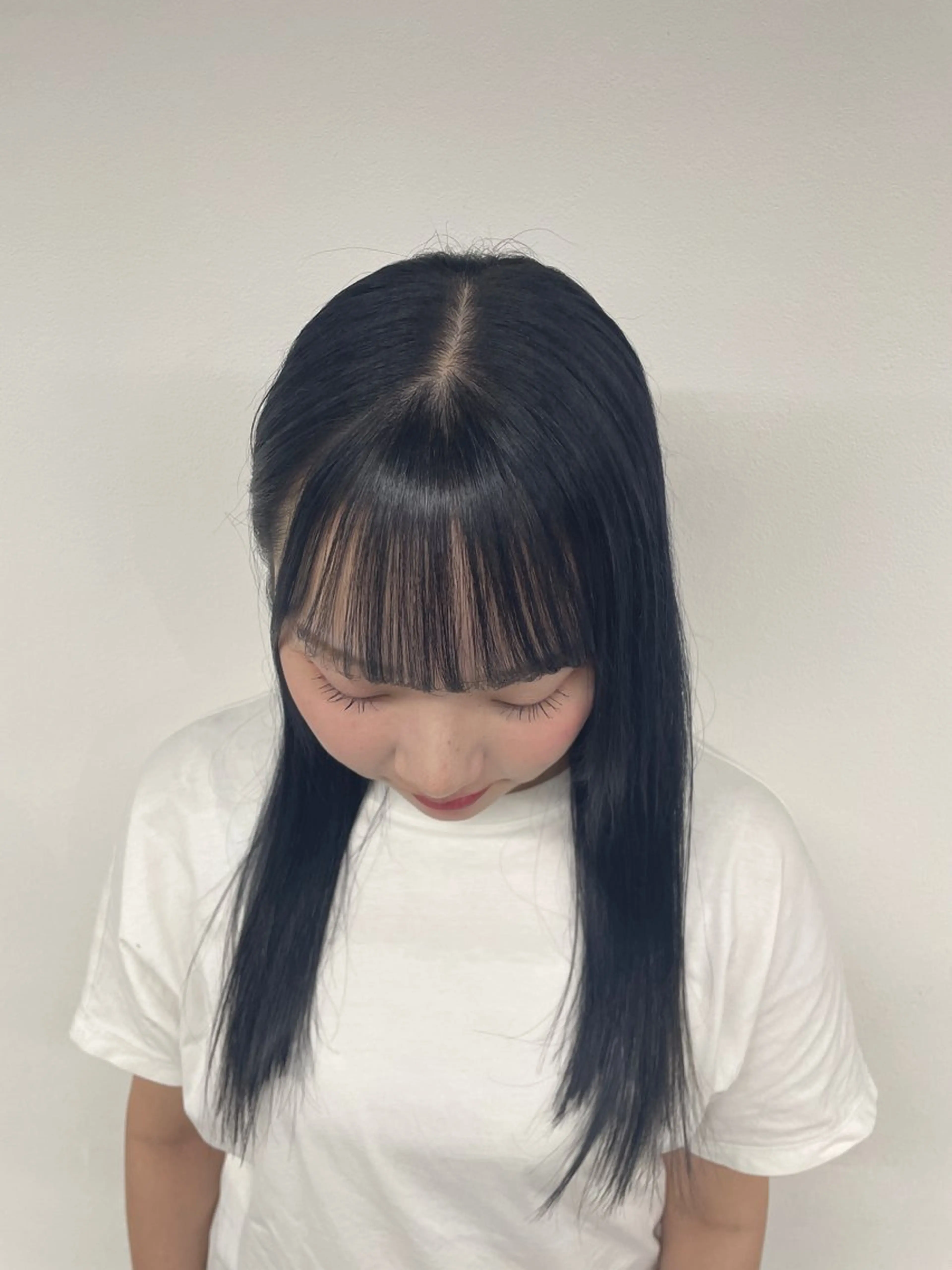カラー 黒髪 ブリーチ ネイビーカラー ルカ/ レイヤーカット🍓のヘアスタイル