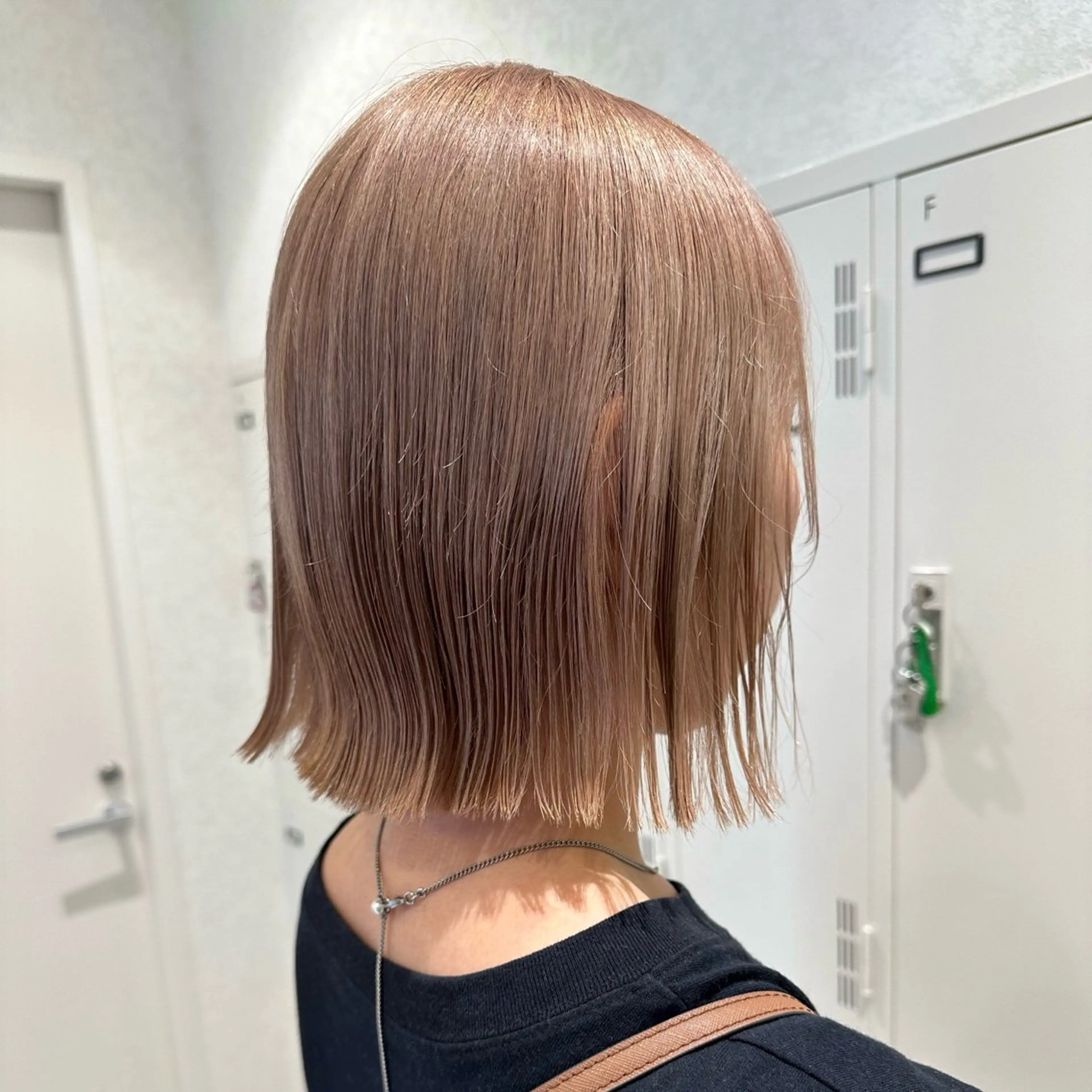 ミディアム カラー ベージュカラー ブリーチ ケアブリーチ デザインカラー ダブルカラー ミサキ￤暖色￤ブ リーチ￤カラーリストのヘアスタイル