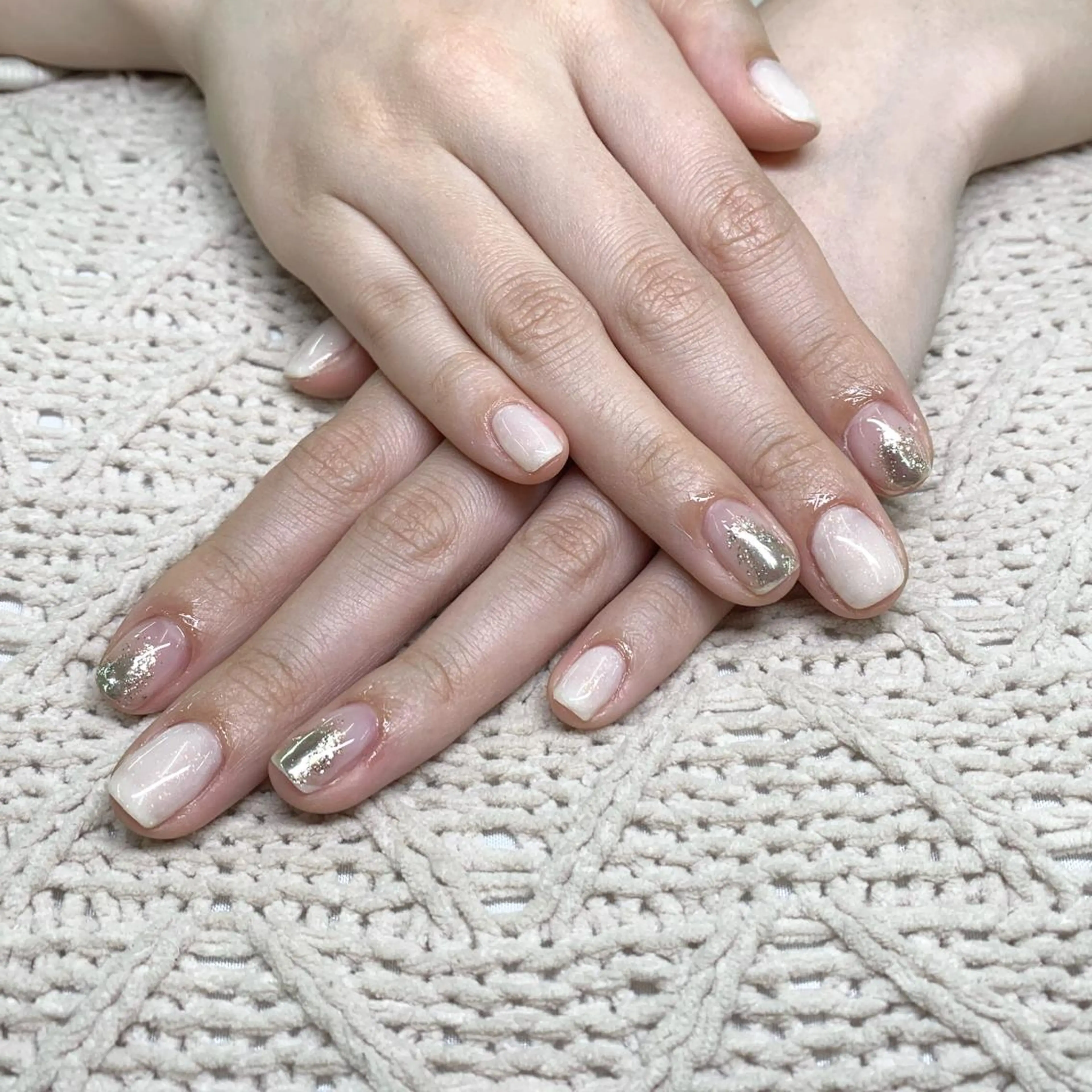 ネイル ラメ(グリッター) ミラーネイル シルバー ネイリストKanon シェルウェリナ 船橋のネイルデザイン
