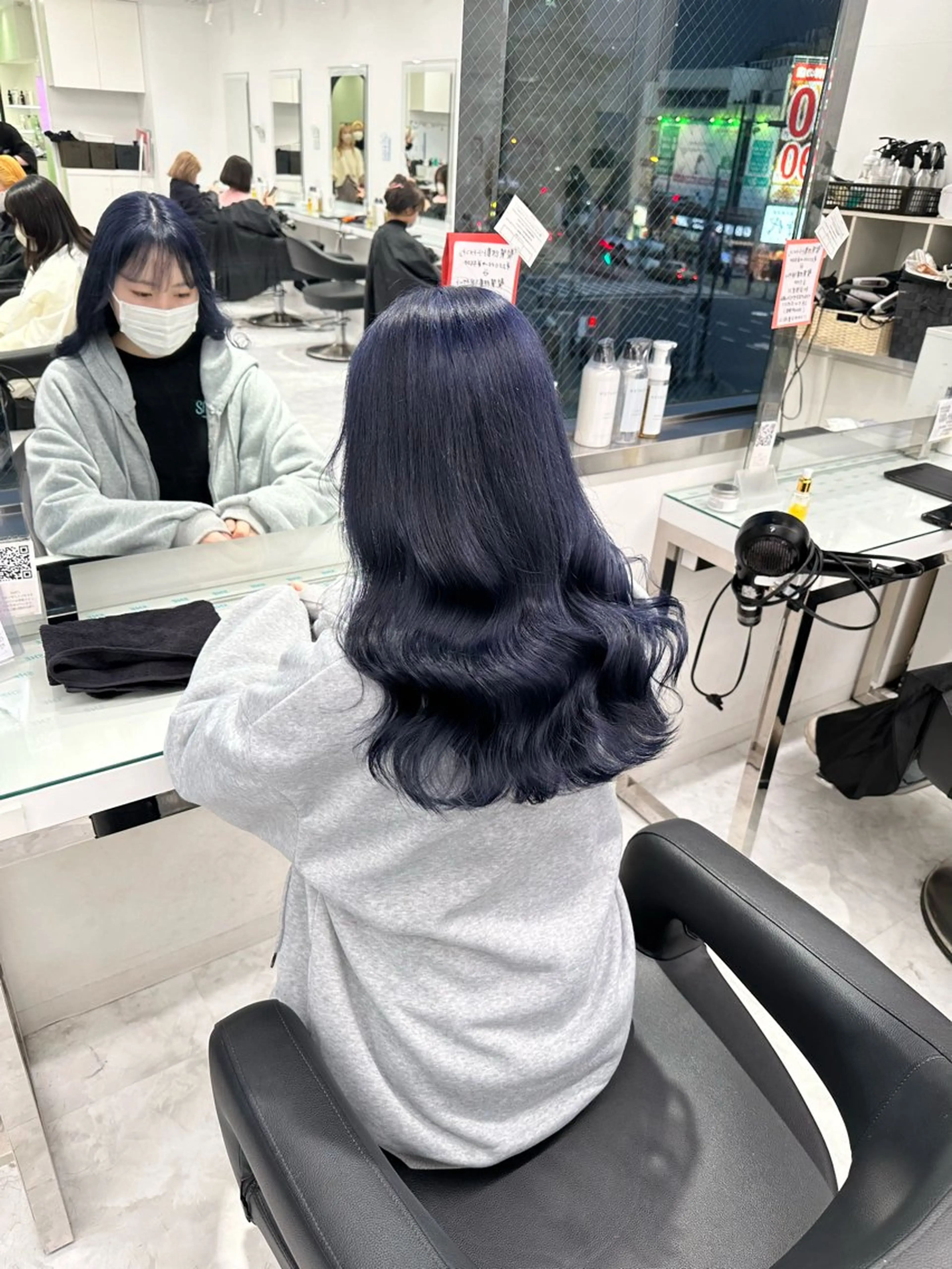 ロング カラー 🩷暖色カラー🩷 BONのヘアスタイル