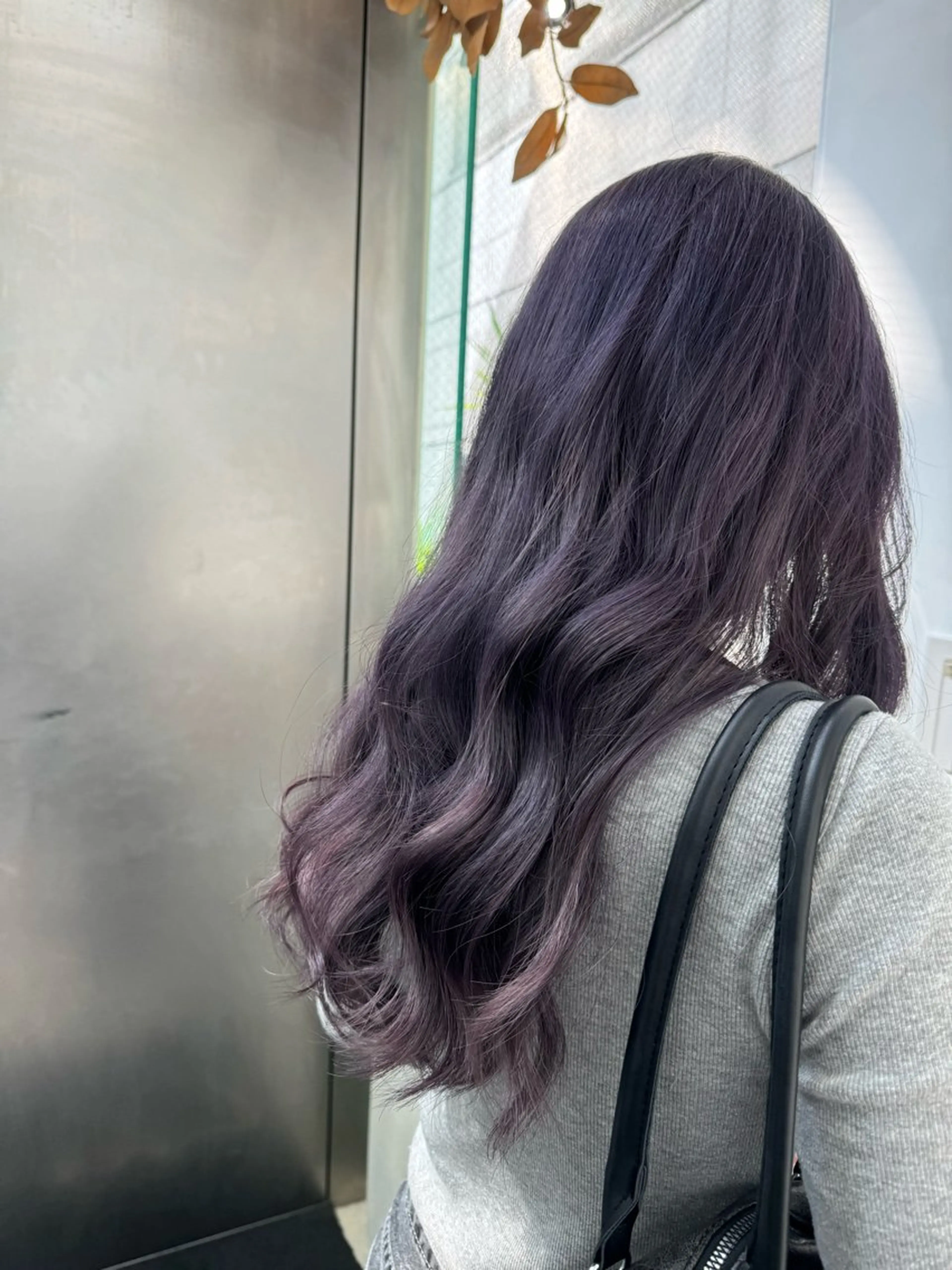 セミロング カラー ブリーチ グレージュ ラベンダーカラー ラベンダーグレージュ ラベンダーグレー ヘアカラー トリートメント mao/ブリーチ ハイトーンカラーのヘアスタイル