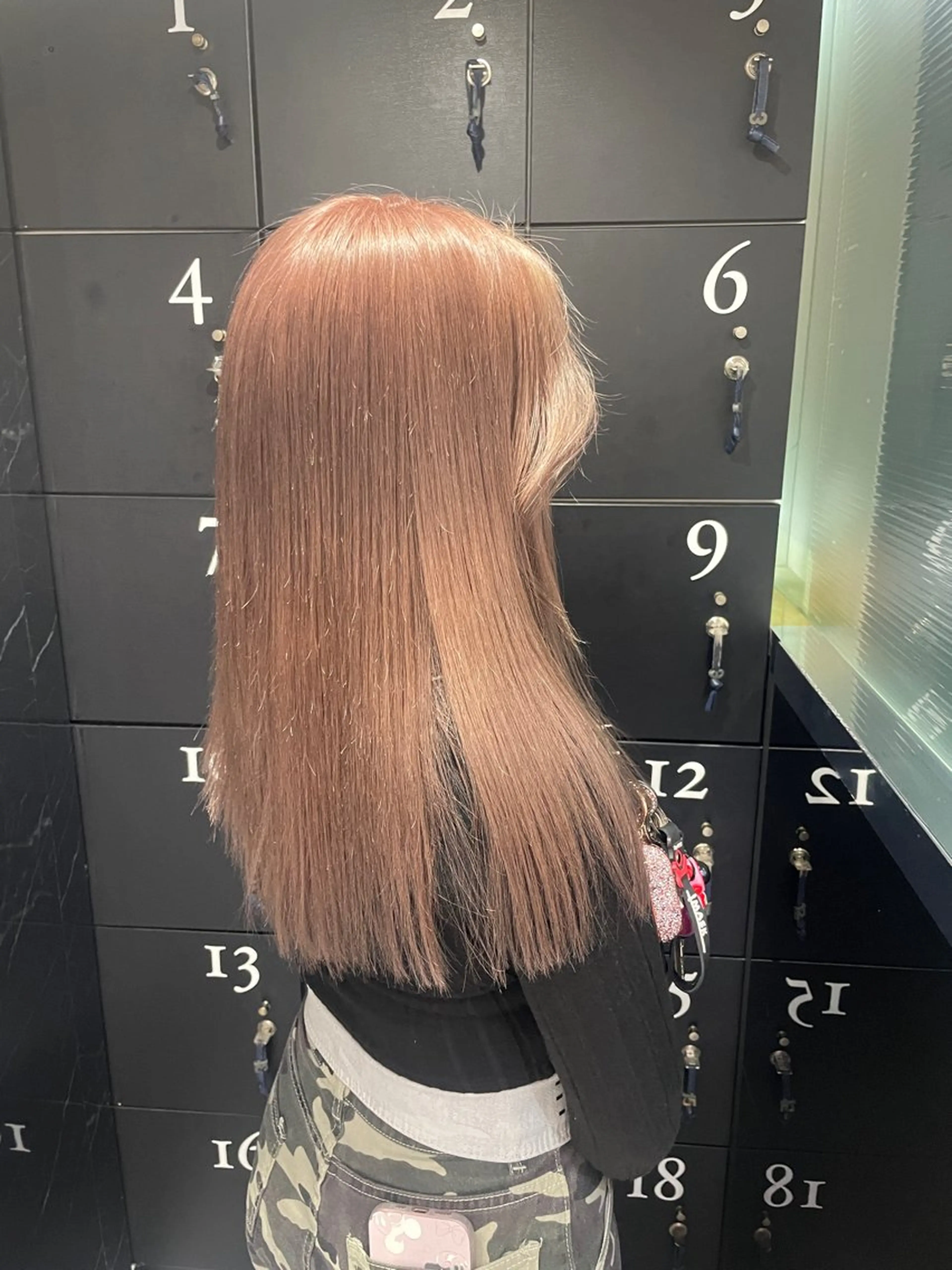 ロング ヘアカラー トリートメント XENA YURI ブリーチカラーのヘアスタイル