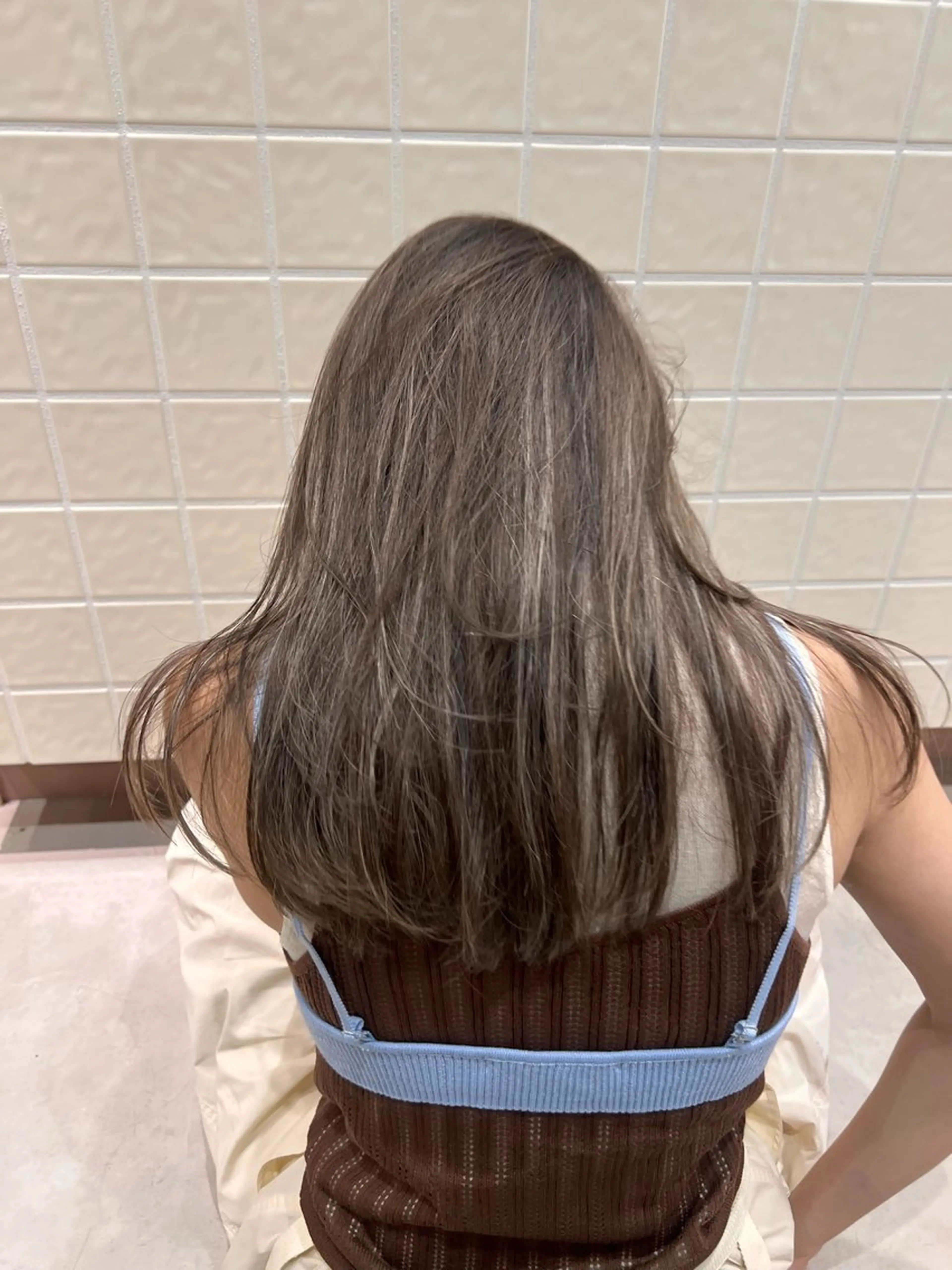 カラー ブリーチ ハイライトカラー ハイトーン／暖色 👩🏼HONOKAのヘアスタイル