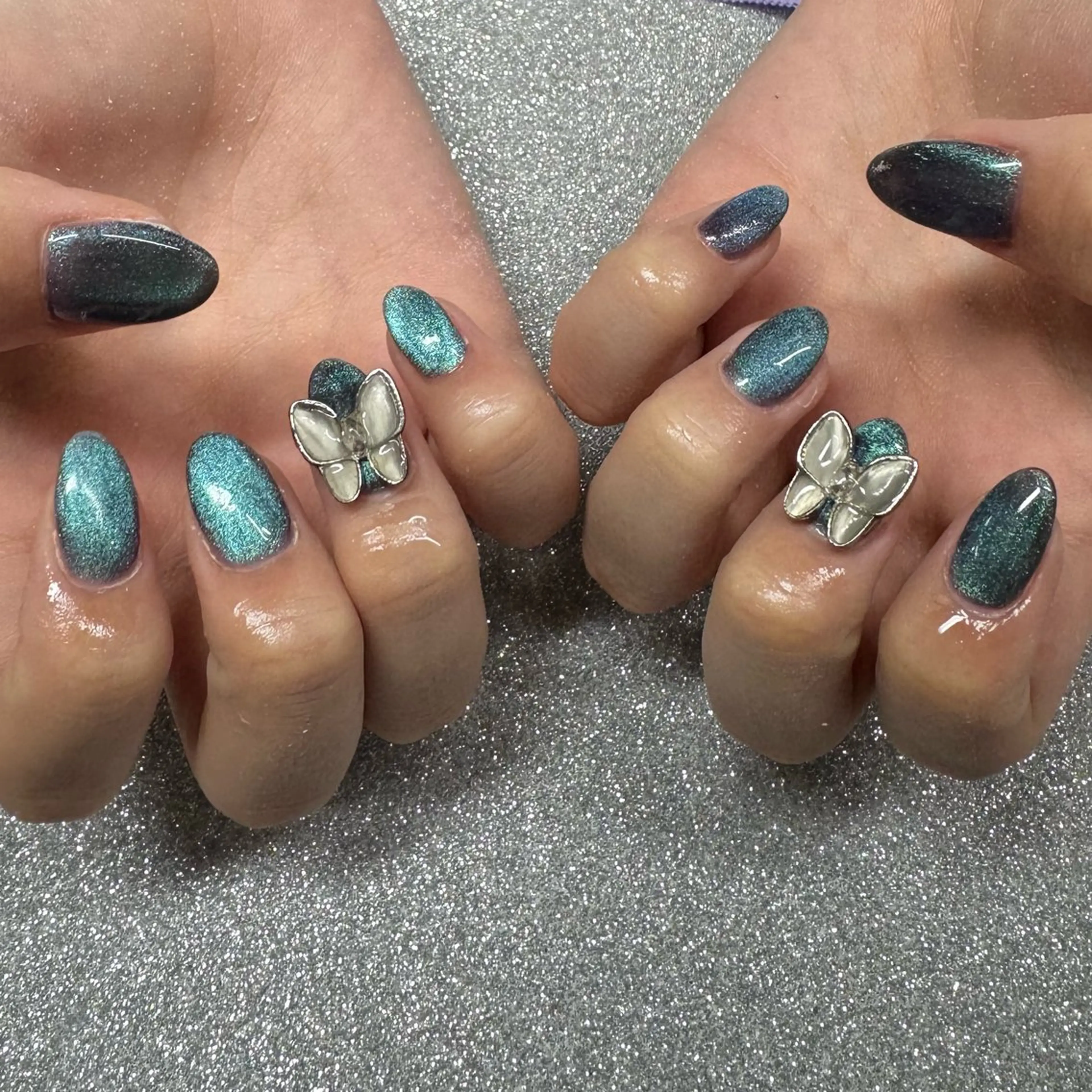 ネイル VIERU 🌈🎀💖のネイルデザイン