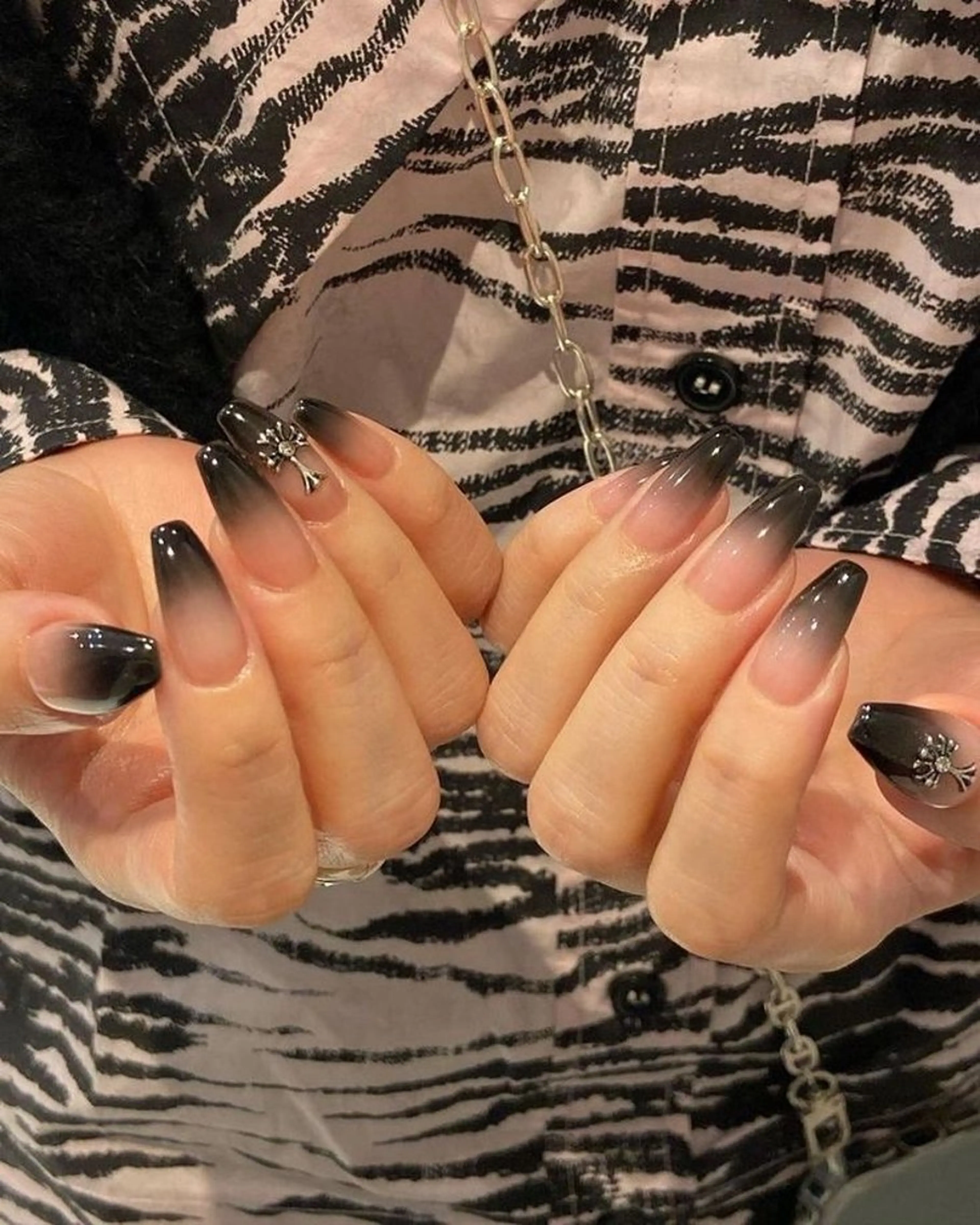 ネイル Manamǐ 個性派のネイルデザイン