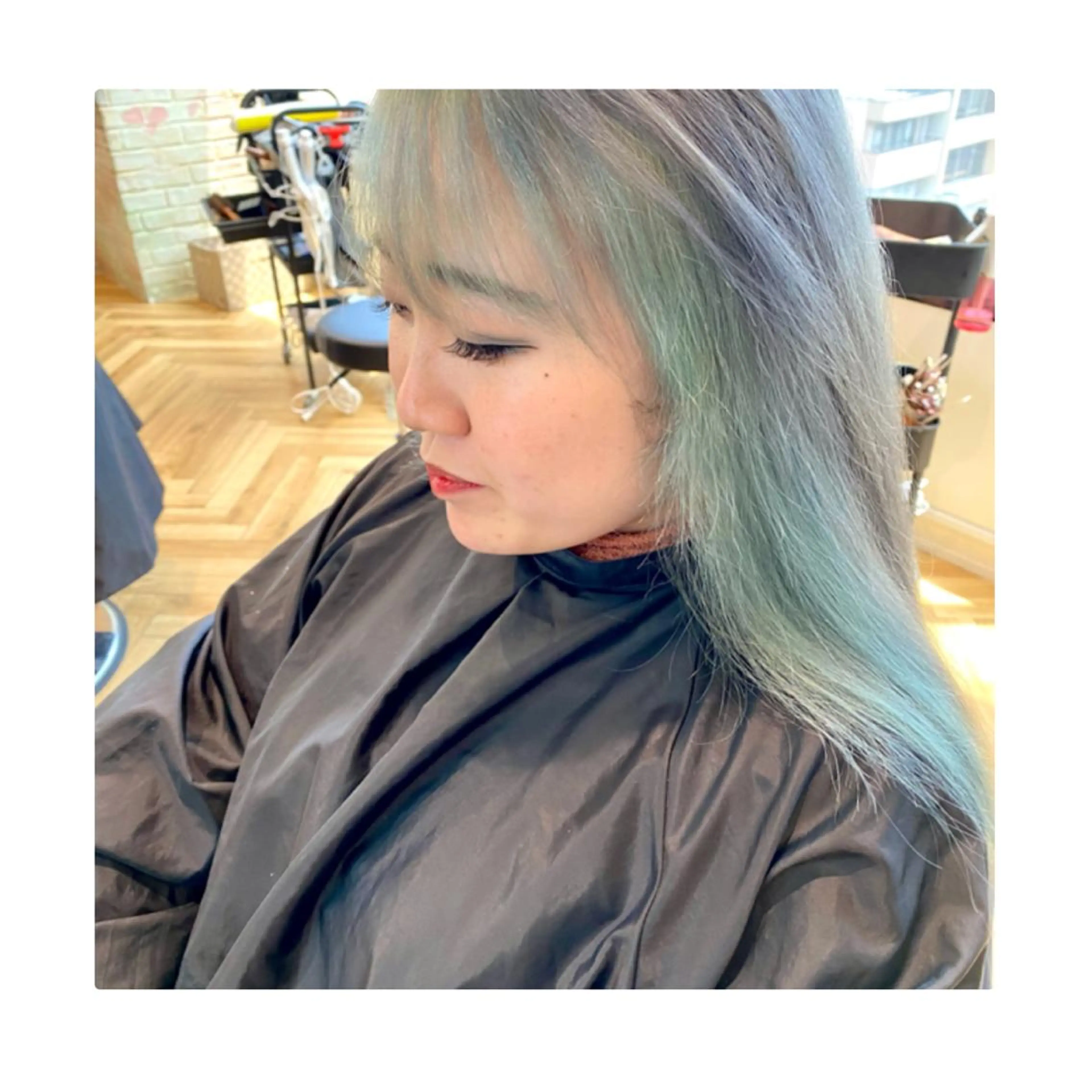 セミロング カラー カット ヘアカラー トリートメント YUNA ユウナのヘアスタイル