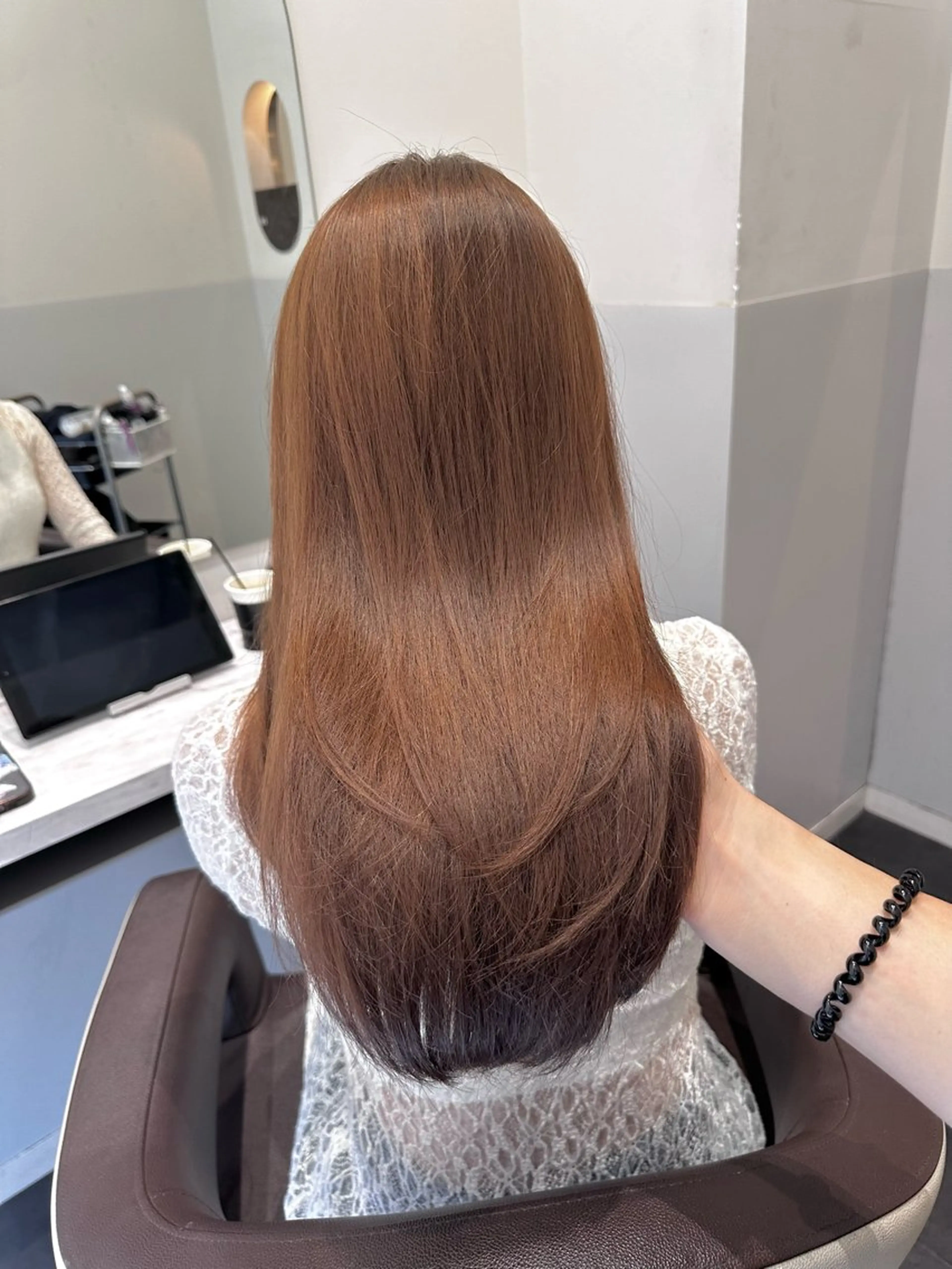 セミロング カラー ベージュカラー ブリーチ ブリーチなしカラー レイヤーカット カット ヘアカラー トリートメント LUMO所属・矢野 晃平のヘアスタイル