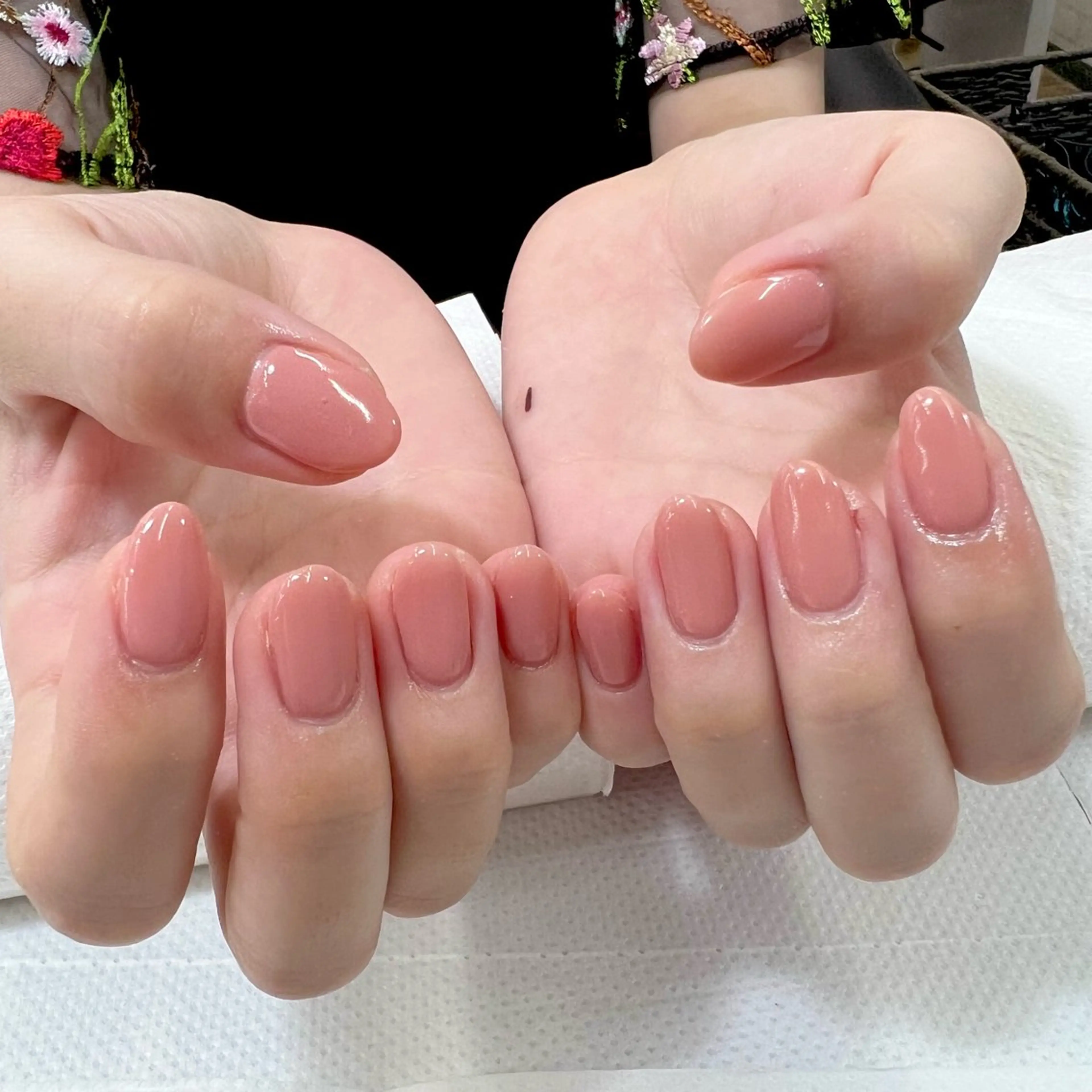 ネイル ワンカラーネイル ピンク 【MAXKELLY】 KOBIKI🐾のネイルデザイン