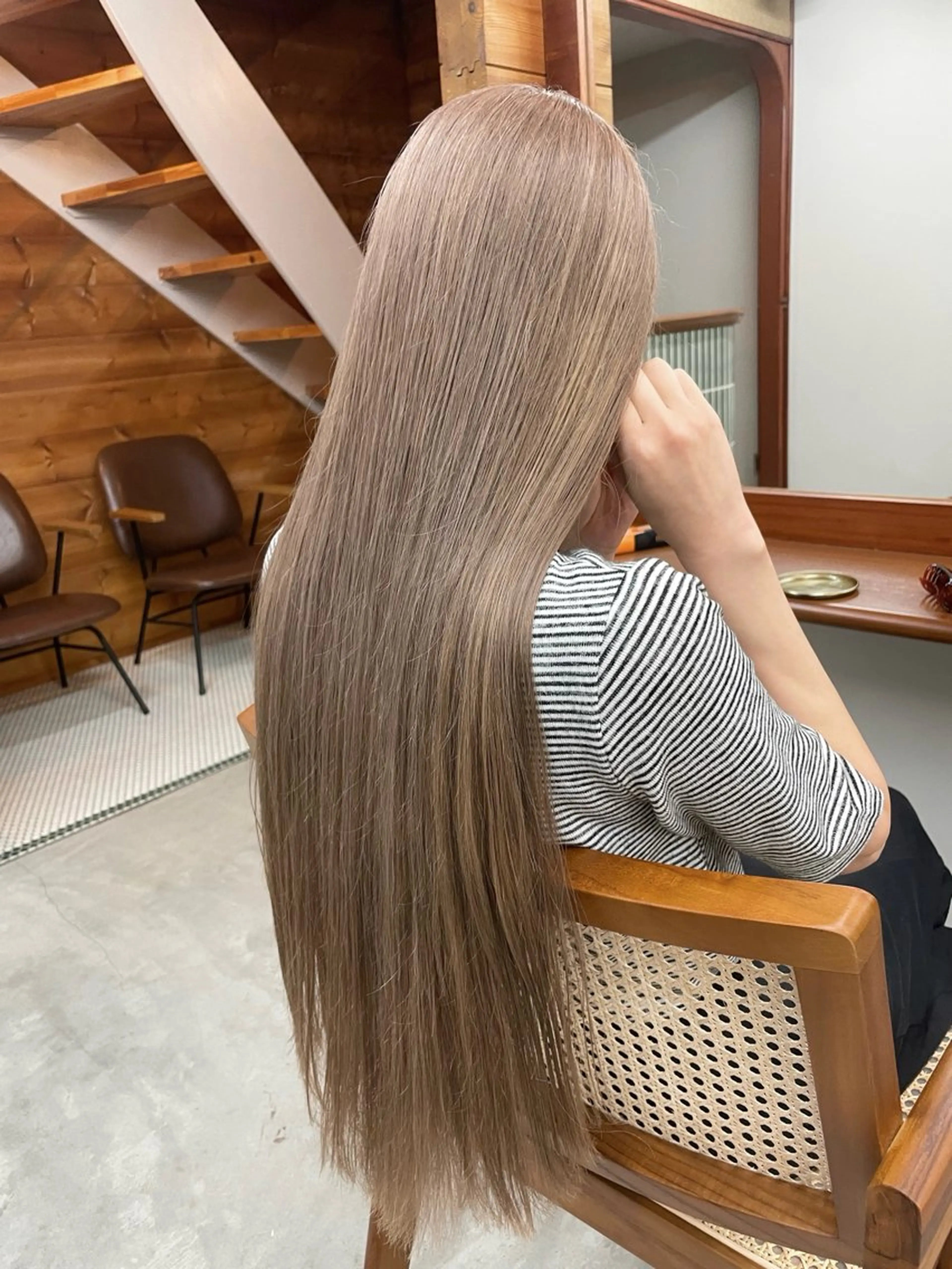 ロング カラー ベージュカラー ミルクティーベージュ 五十嵐 雄毅のヘアスタイル