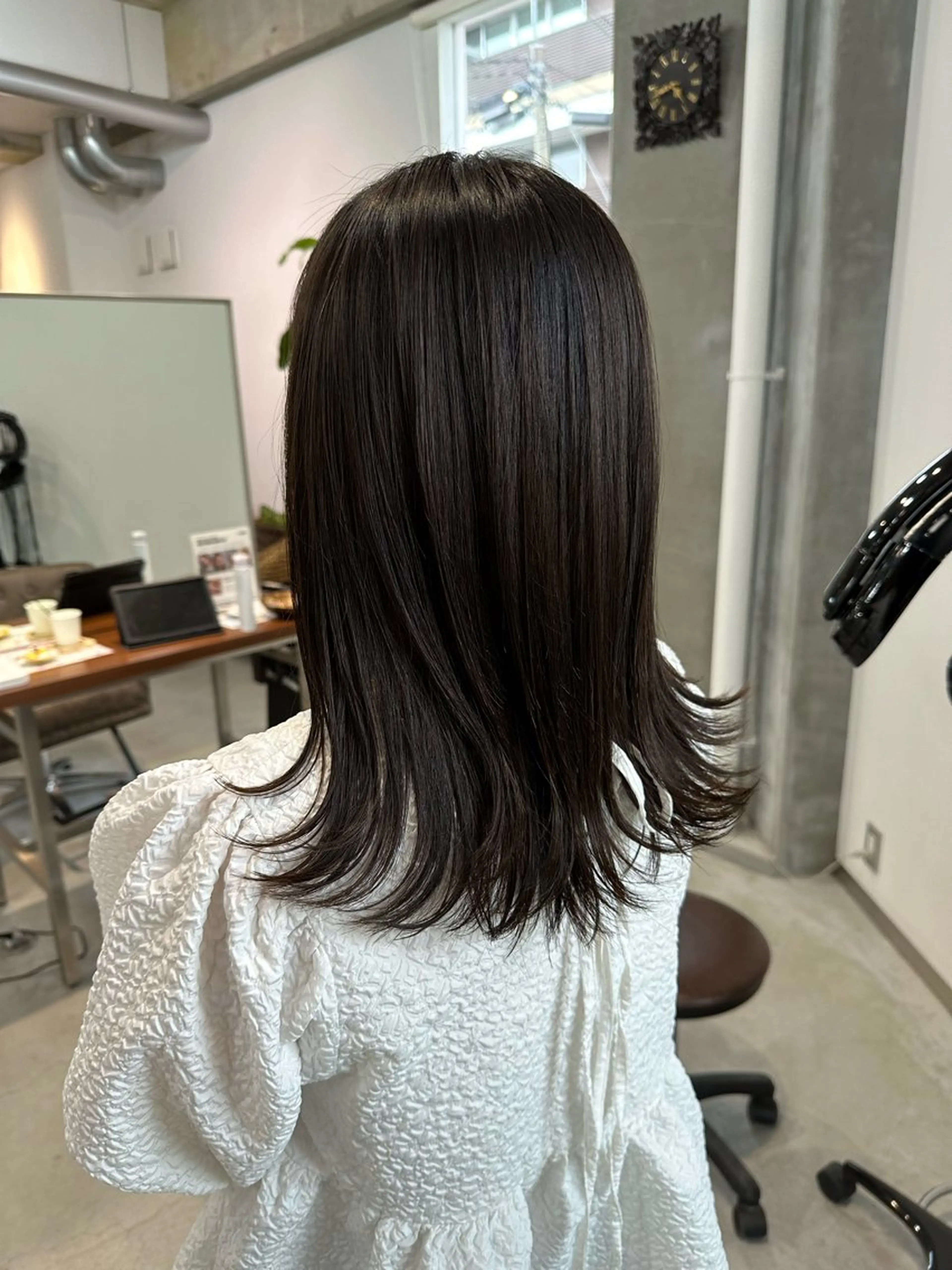 セミロング カラー オリーブカラー ボブ カット ヘアカラー トリートメント カイリ /レイヤーカットのヘアスタイル