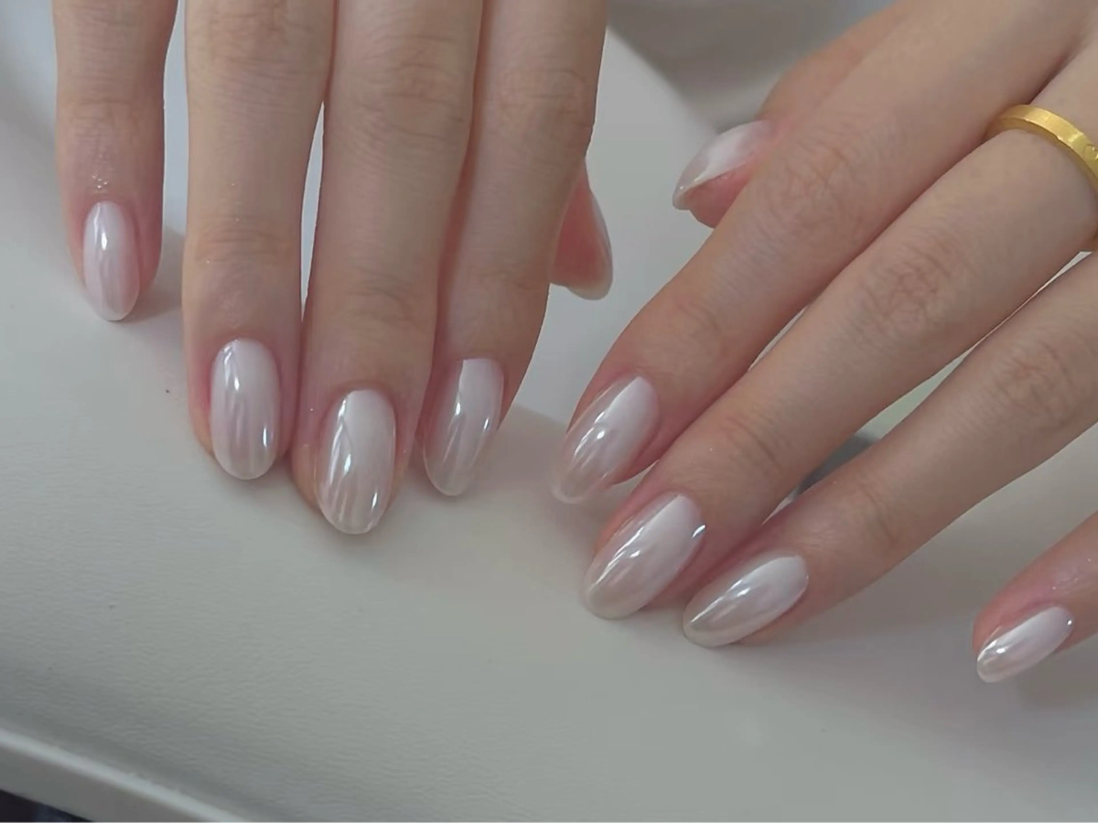 ネイル オーロラネイル 長さ出し フレンチネイル ジェルネイル ガラスフレンチ ハンドネイル Rela・S NAILのネイルデザイン