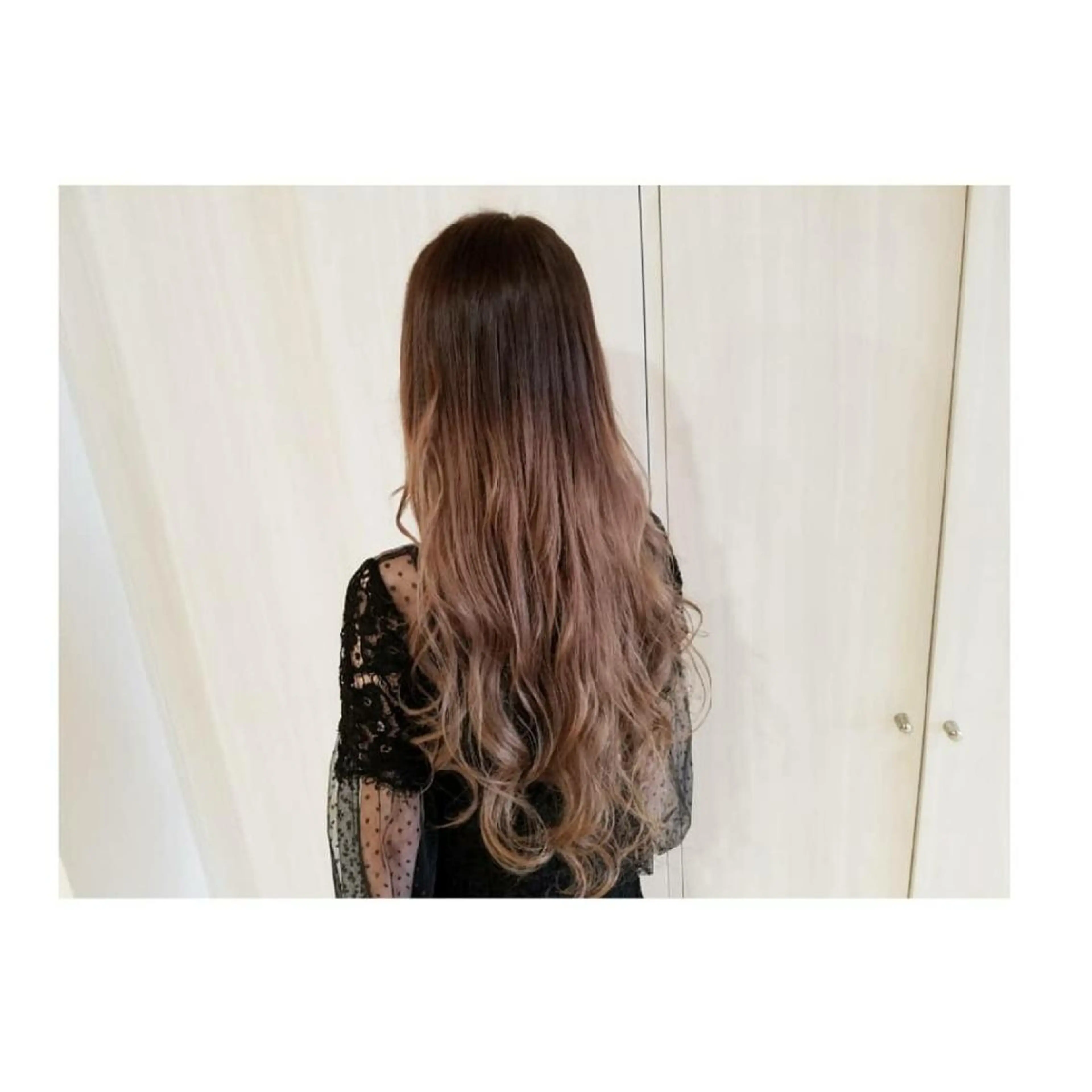 ロング カラー グラデーションカラー Luana 矢場町のヘアスタイル