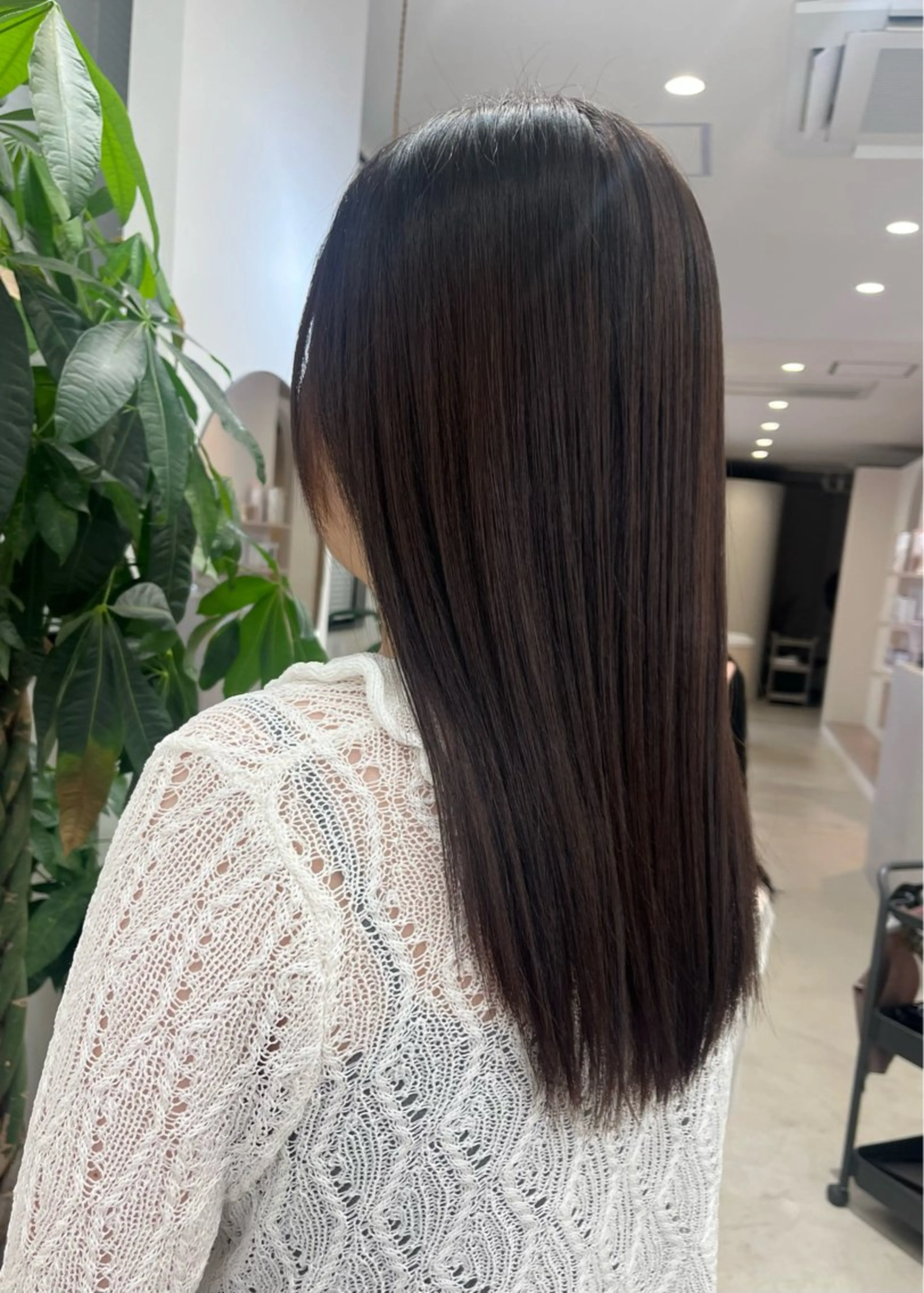 セミロング ヘアカラー 梅山 美咲のヘアスタイル