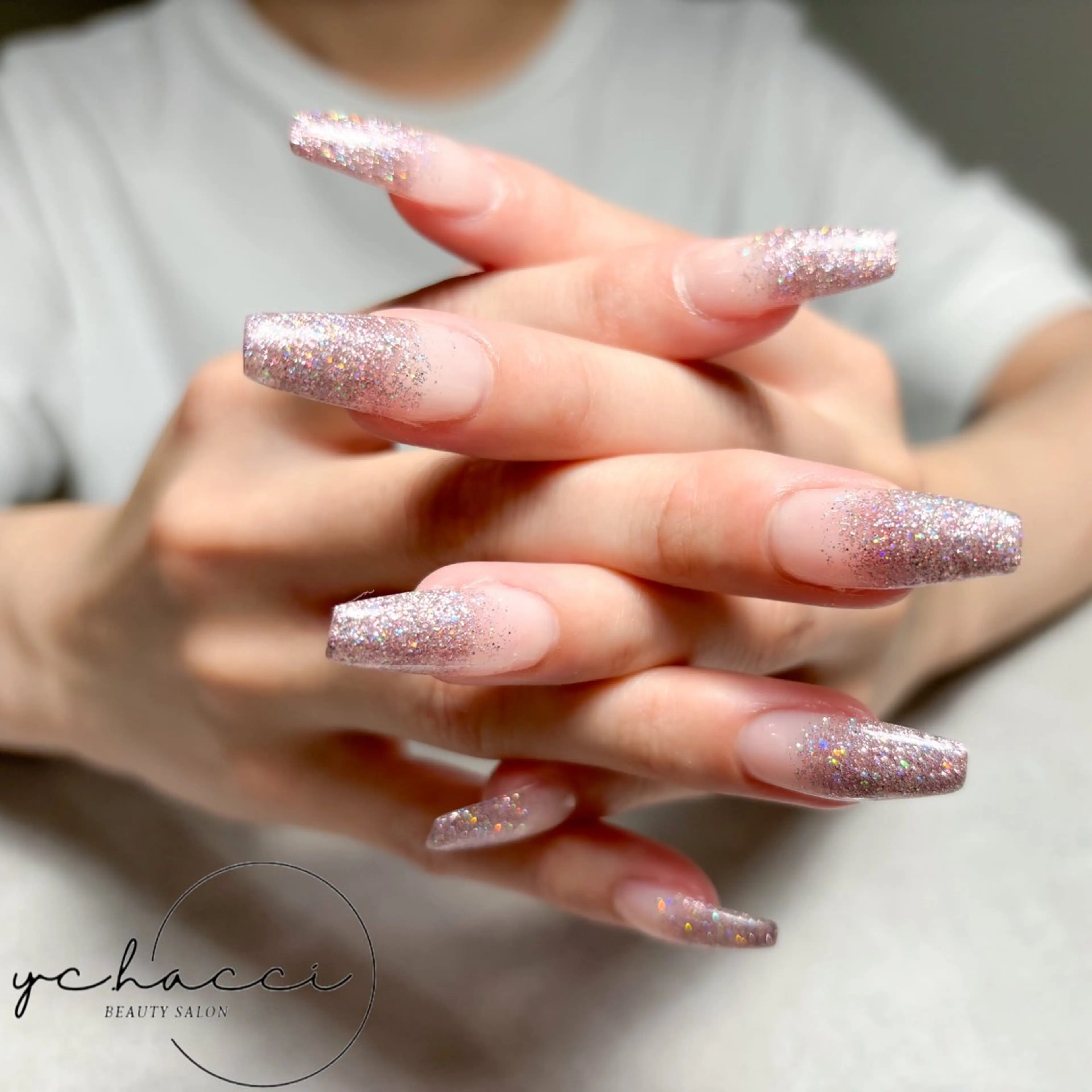 ネイル ジェルネイル グラデーション ラメ(グリッター) ラメグラデーション ロングネイル ハンドネイル BEAUTY SALON yc.hacci所属・SALON yc.hacciのマツエク・マツパデザイン