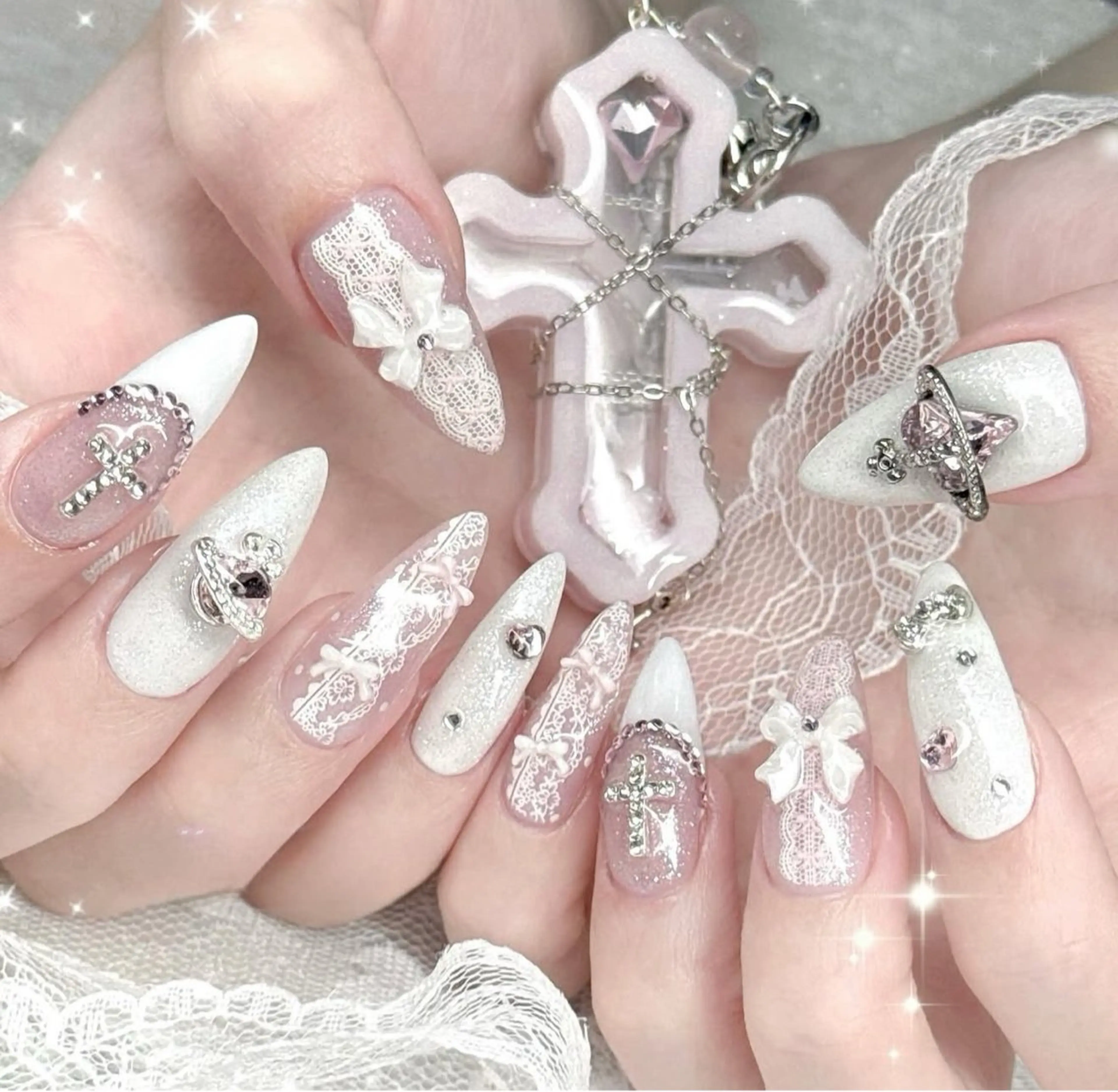 ネイル アニマル柄 オーロラネイル チークネイル フラッシュネイル ジェルネイル ハンドネイル Lyna Nailのネイルデザイン