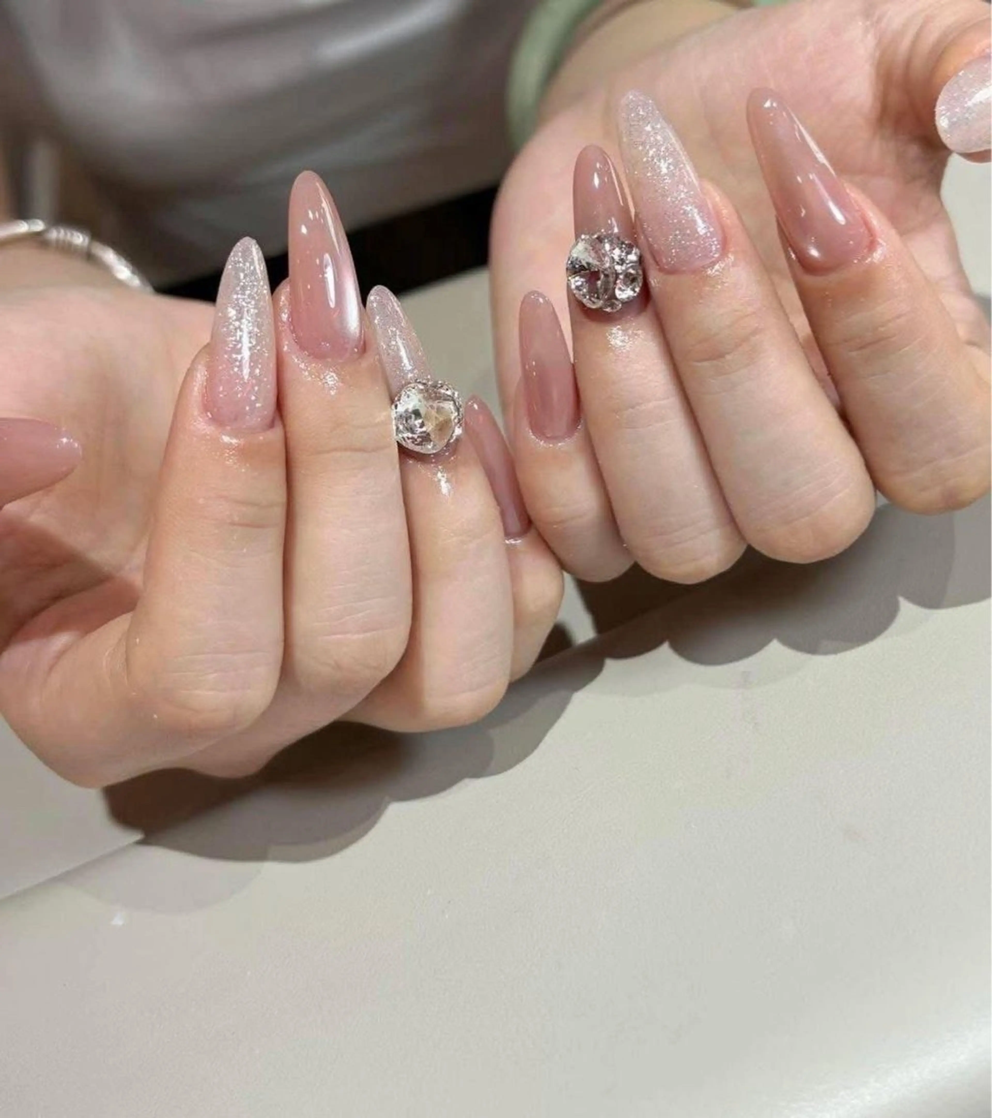 ネイル ハンドネイル T. Leeのネイルデザイン