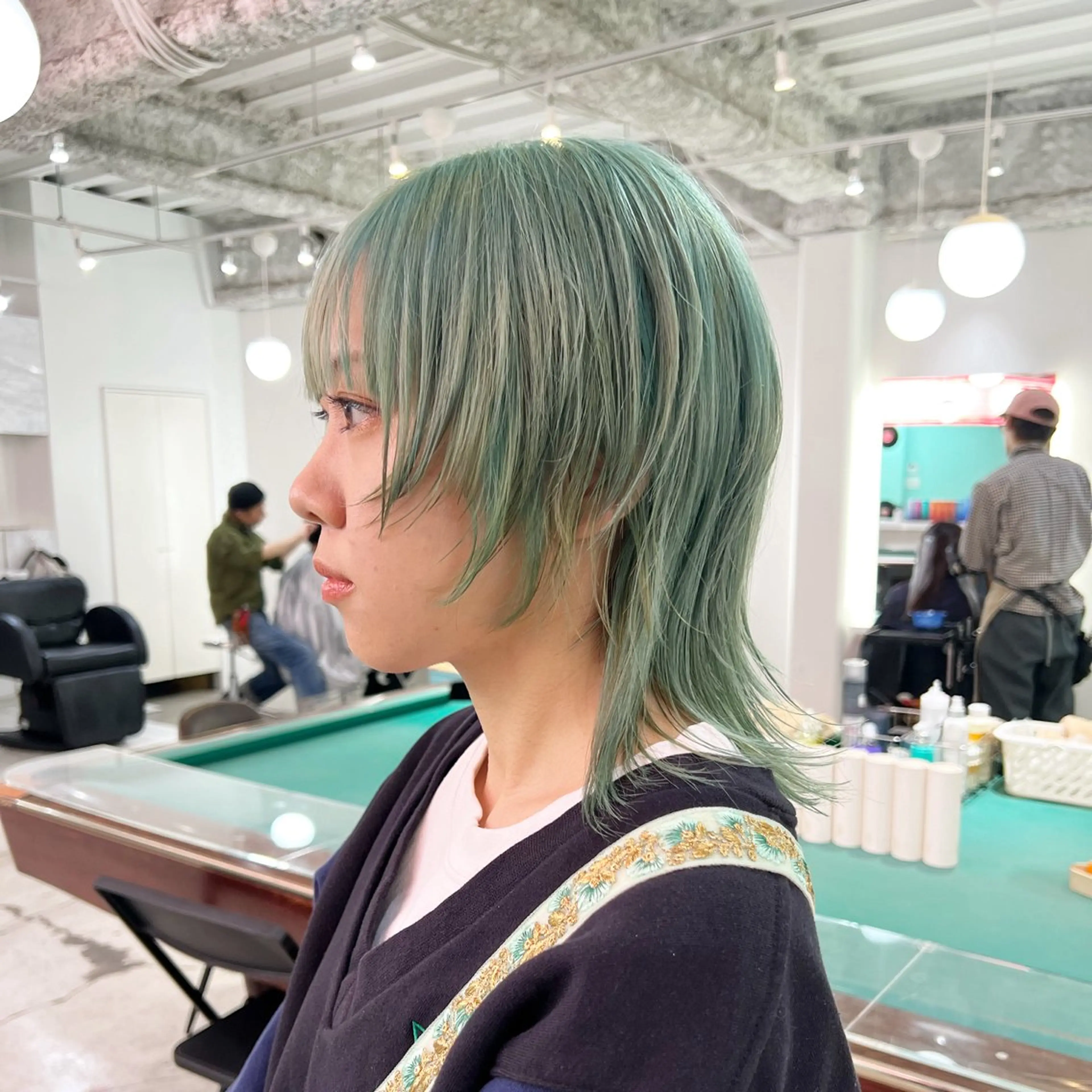 ミディアム カット ヘアカラー 💥ウルフカット デザインあんな💥のヘアスタイル