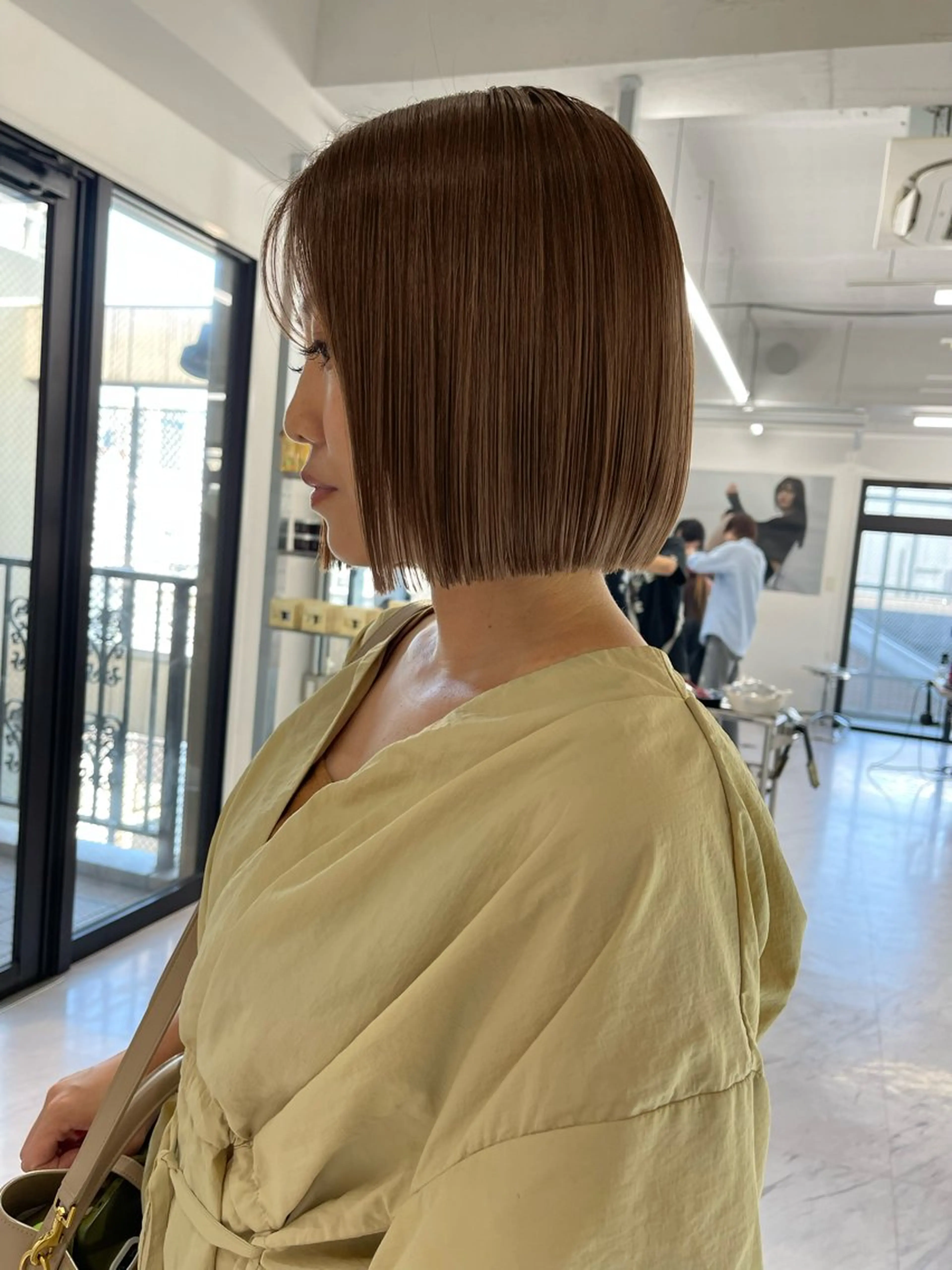 ショート カラー ベージュカラー ブリーチ ケアブリーチ デザインカラー ダブルカラー カット ヘアカラー 宮崎　達也 ミルクティーベージュのヘアスタイル
