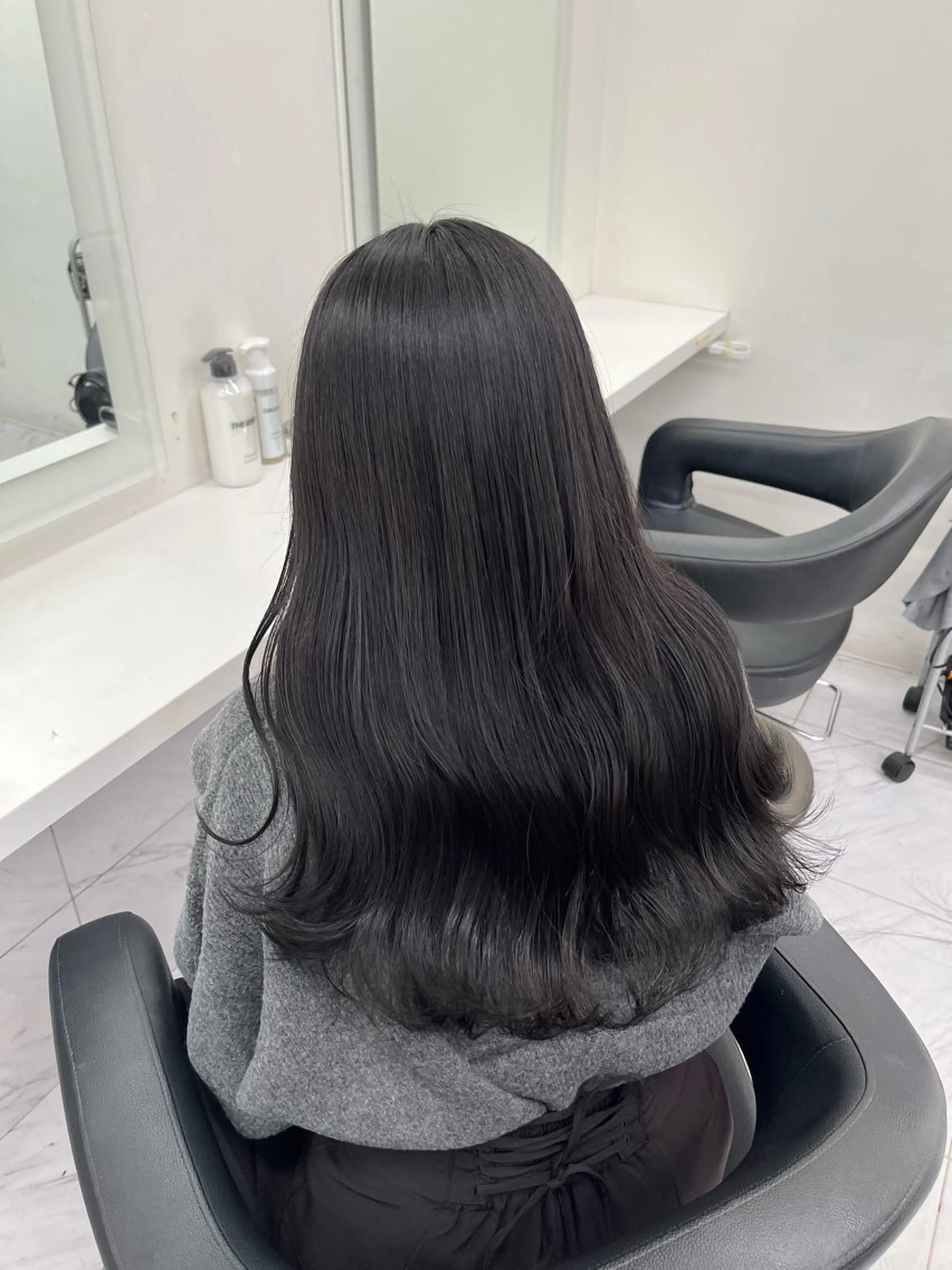 ロング ヘアカラー トリートメント ヘッドスパ ヘアセット 寒色＆ブリーチ特化 寒色MiOのヘアスタイル