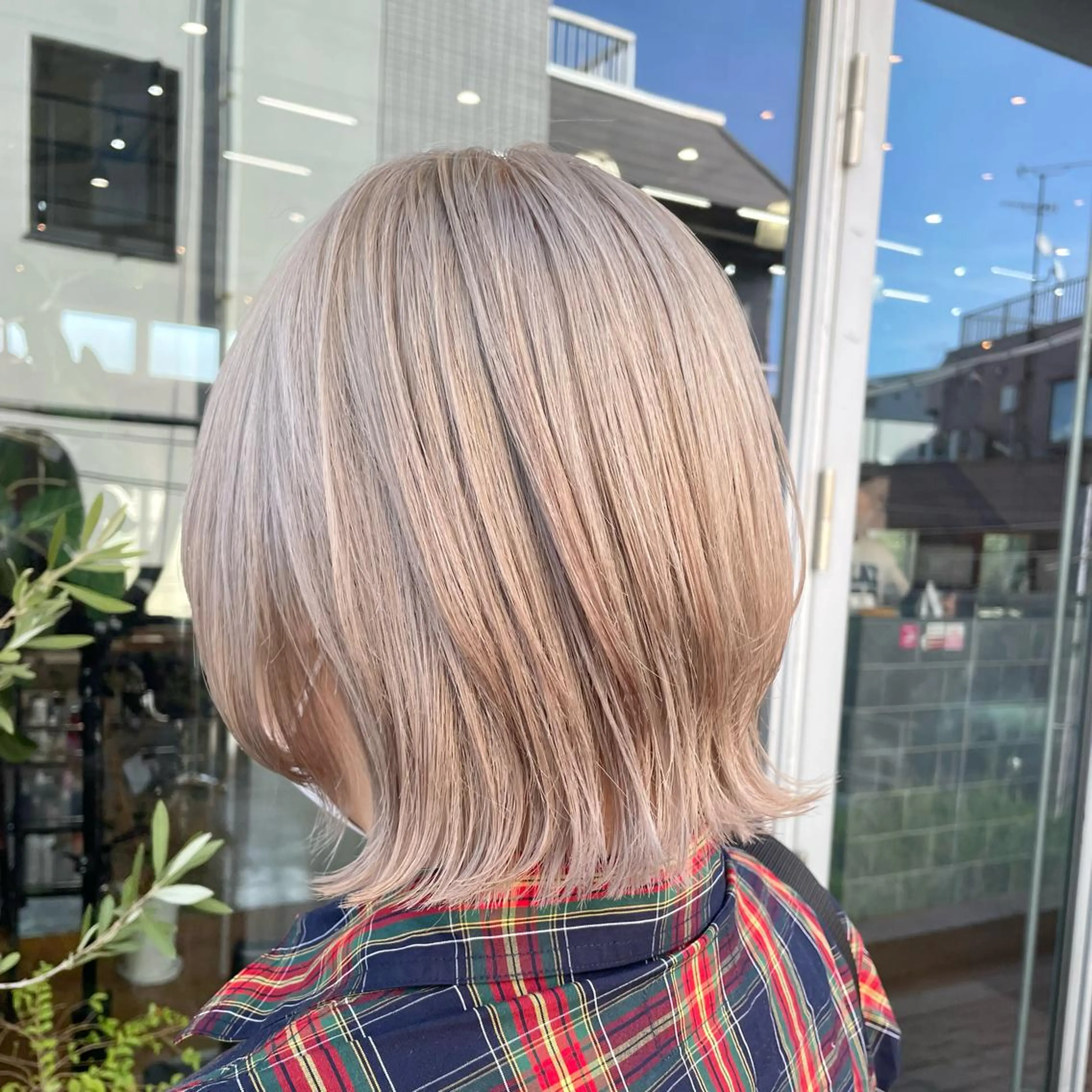 ショート ヘアカラー トリートメント 顔まわりレイヤー🎀 くぼやま　みおのヘアスタイル